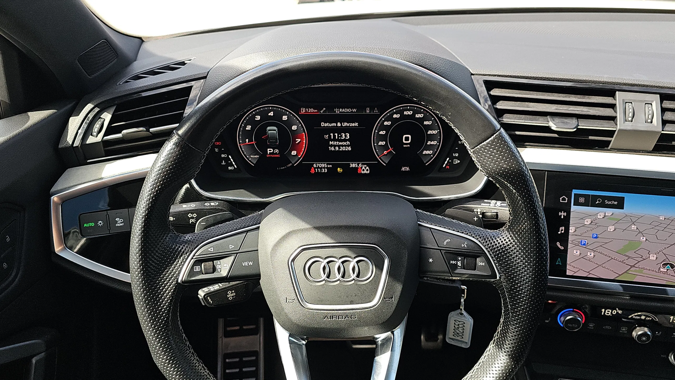 Audi Q3 SB 45 TFSI quattro S-line | Bild 11 von 20