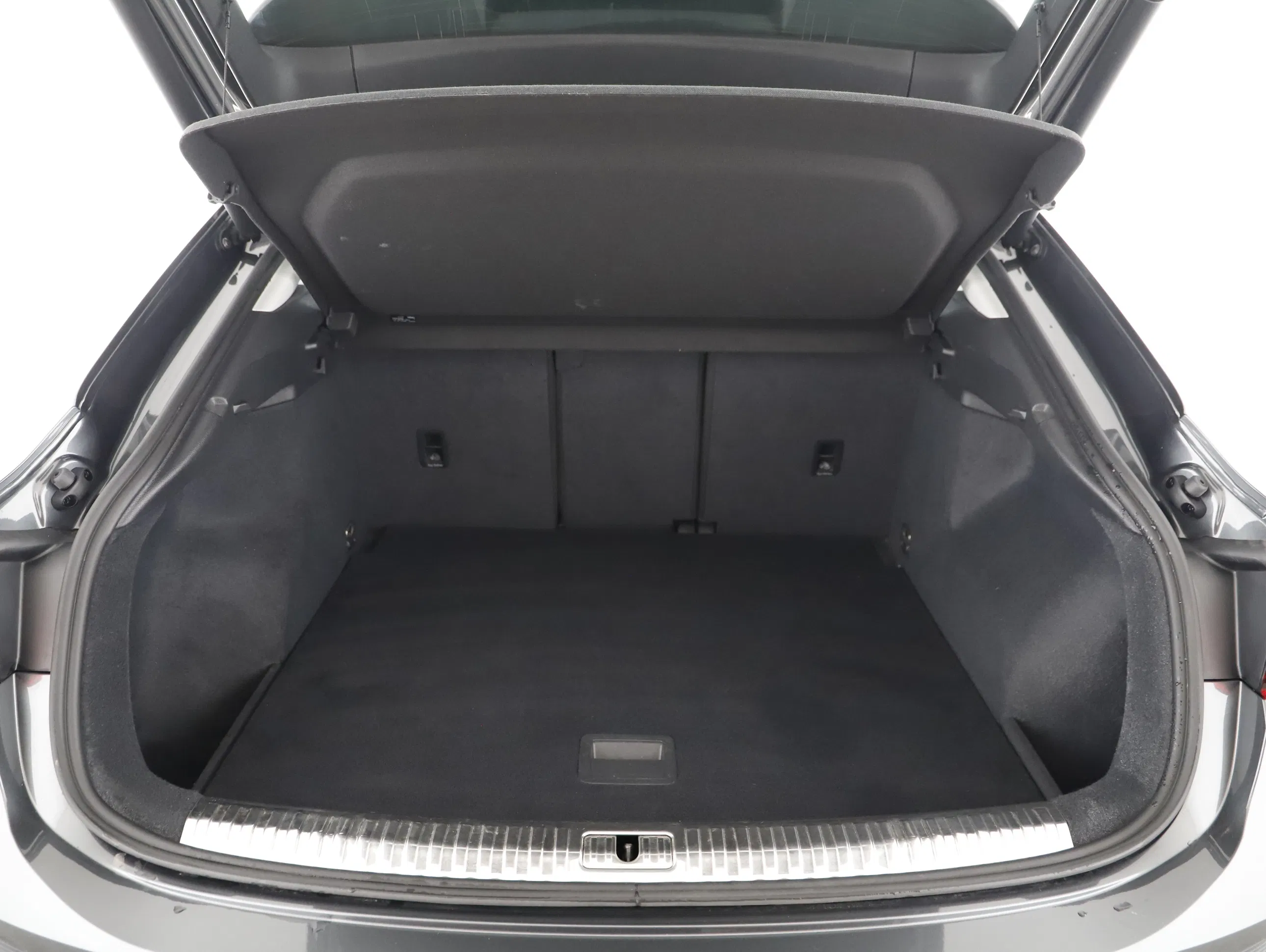 Audi Q3 Sportback 35 2.0 TDI quattro S-Line | Bild 17 von 23