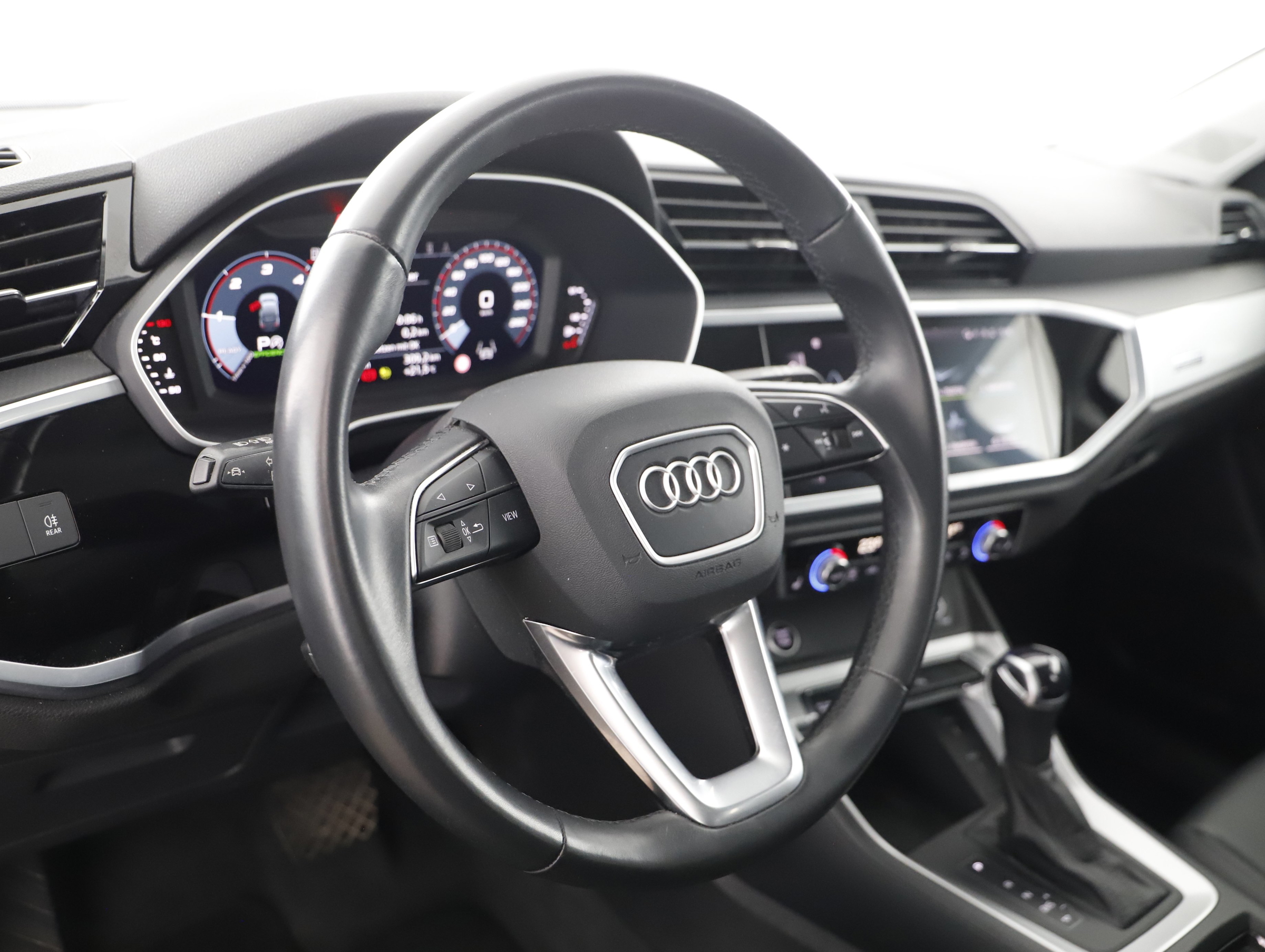Audi Q3 Sportback 35 2.0 TDI quattro S-Line | Bild 4 von 23