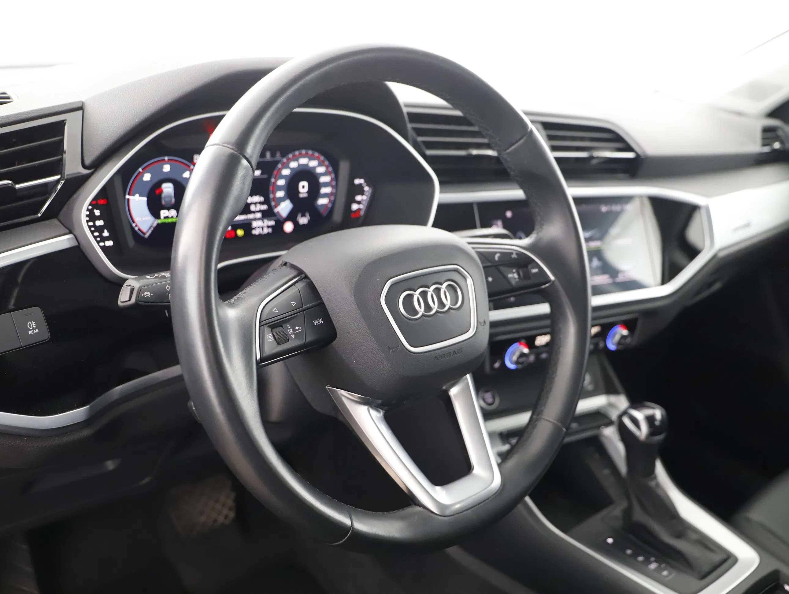 Audi Q3 Sportback 35 2.0 TDI quattro S-Line | Bild 4 von 23