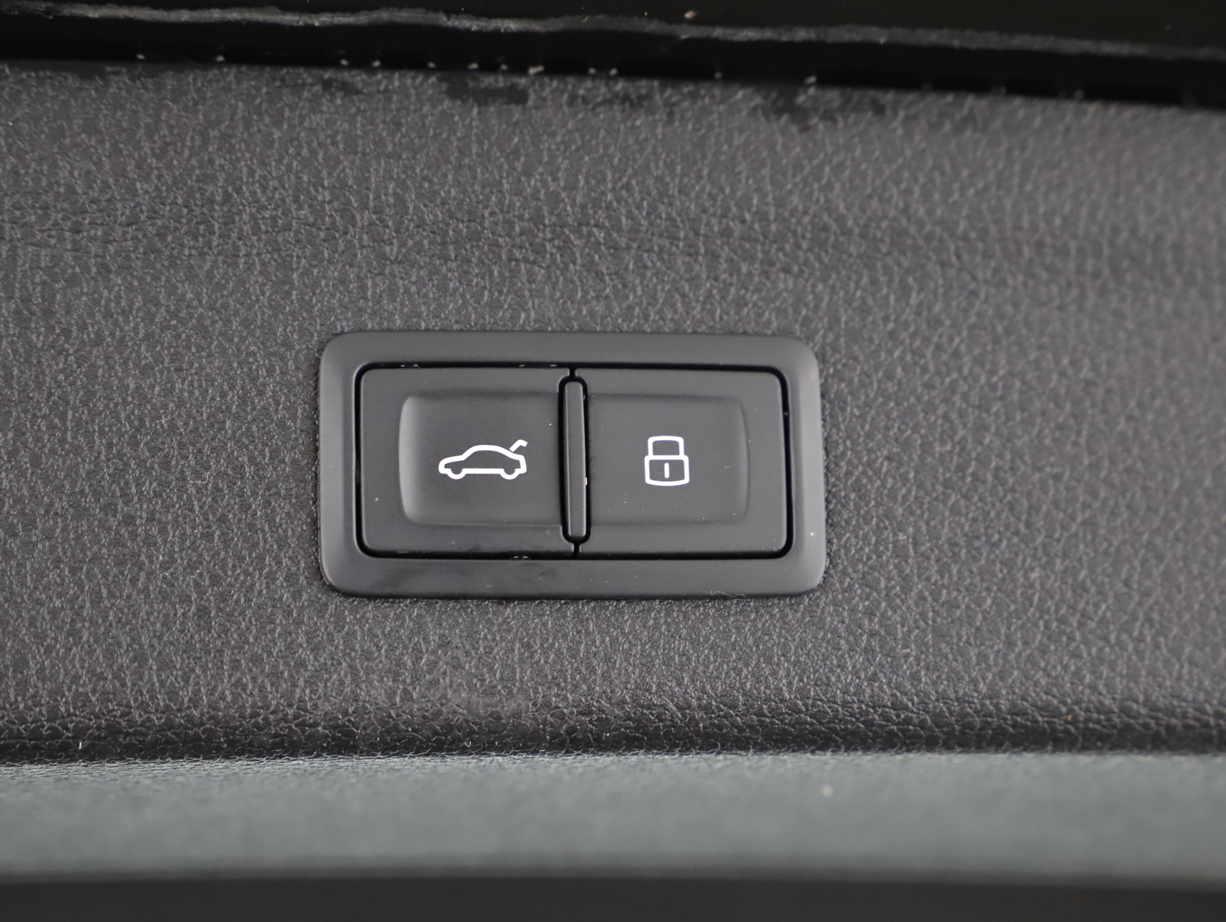 Audi Q3 35 TDI quattro adv. Aut. | Bild 21 von 23