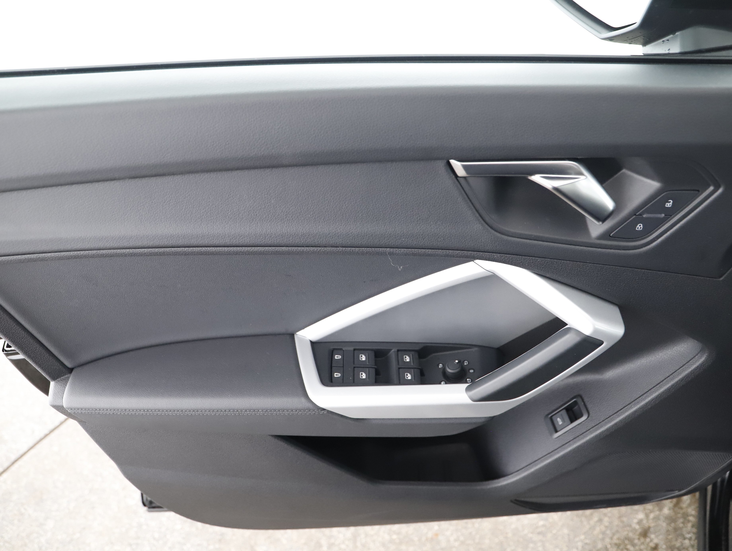 Audi Q3 35 TDI advanced Aut | Bild 15 von 23