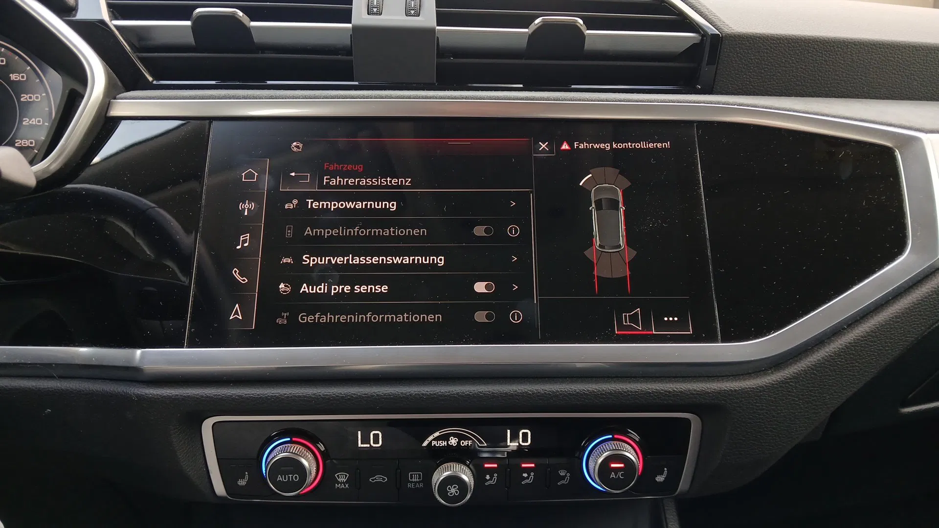 Audi Q3 40 TDI quattro Aut. | Bild 16 von 21