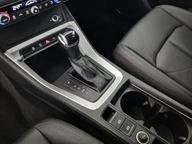 Audi Q3 40 2.0 TDI quattro | Thumbnail 15 von 24