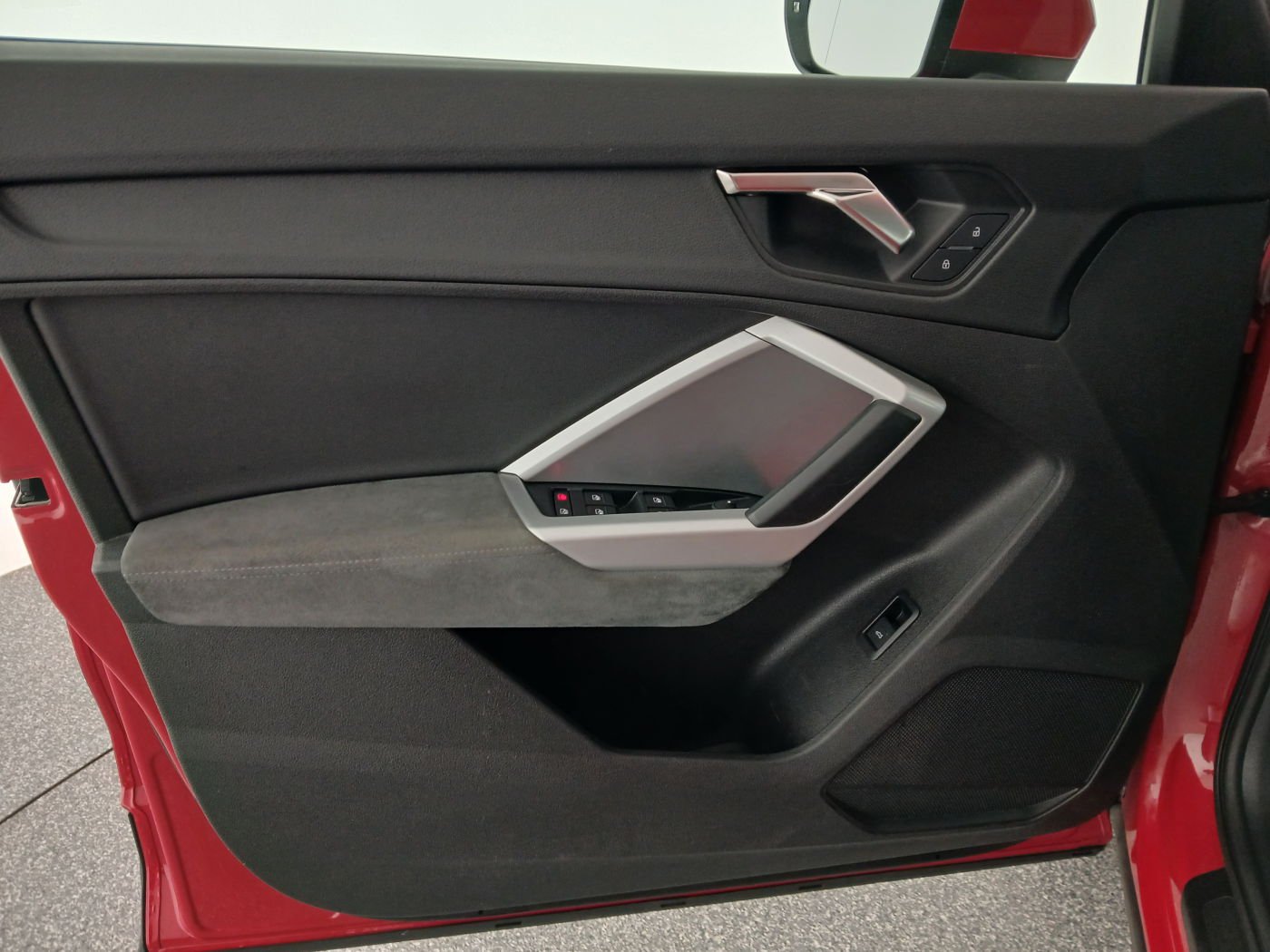 Audi Q3 40 2.0 TDI quattro | Bild 9 von 24