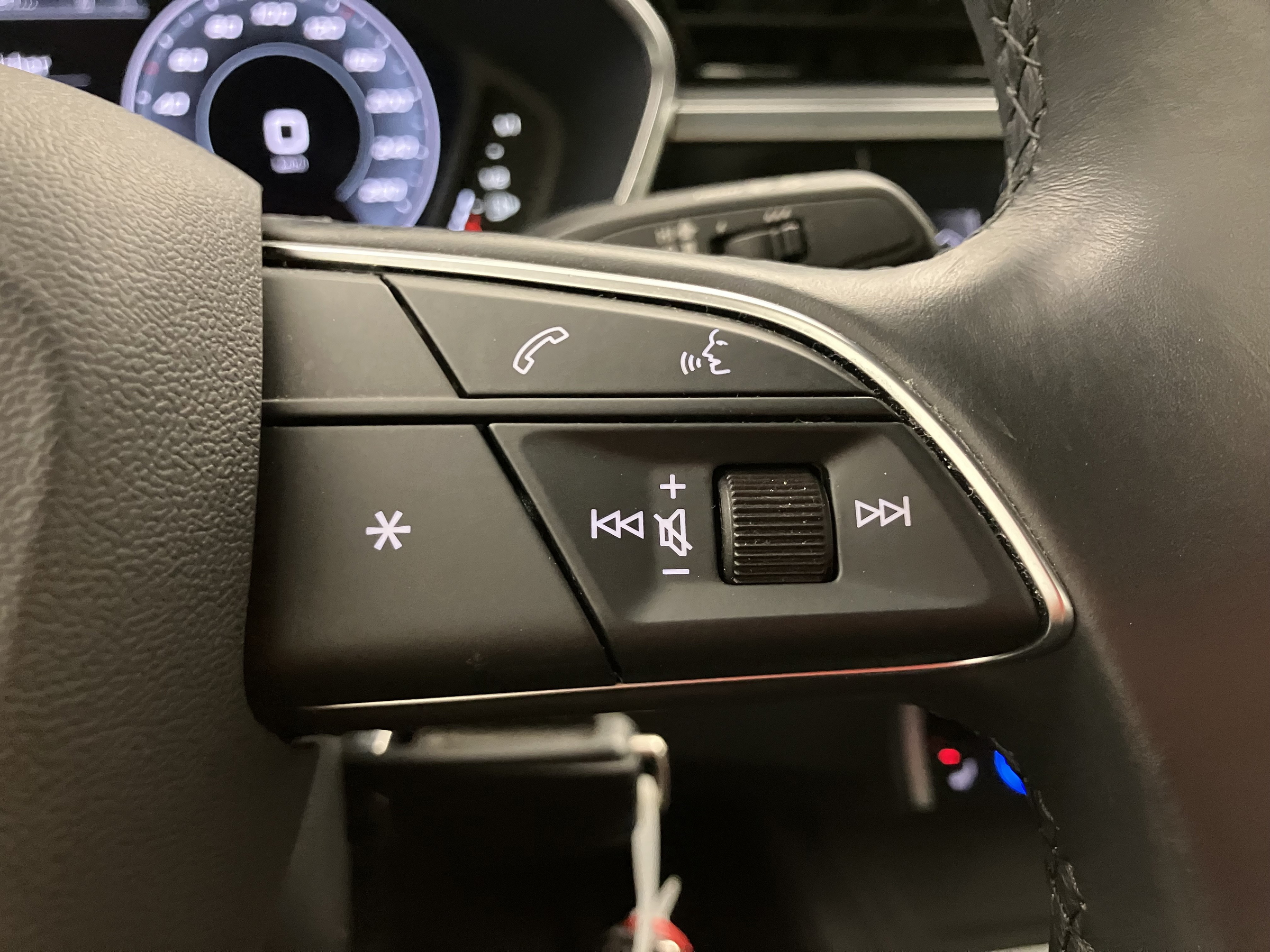 Audi Q3 35 2.0 TDI S-Line | Bild 18 von 30