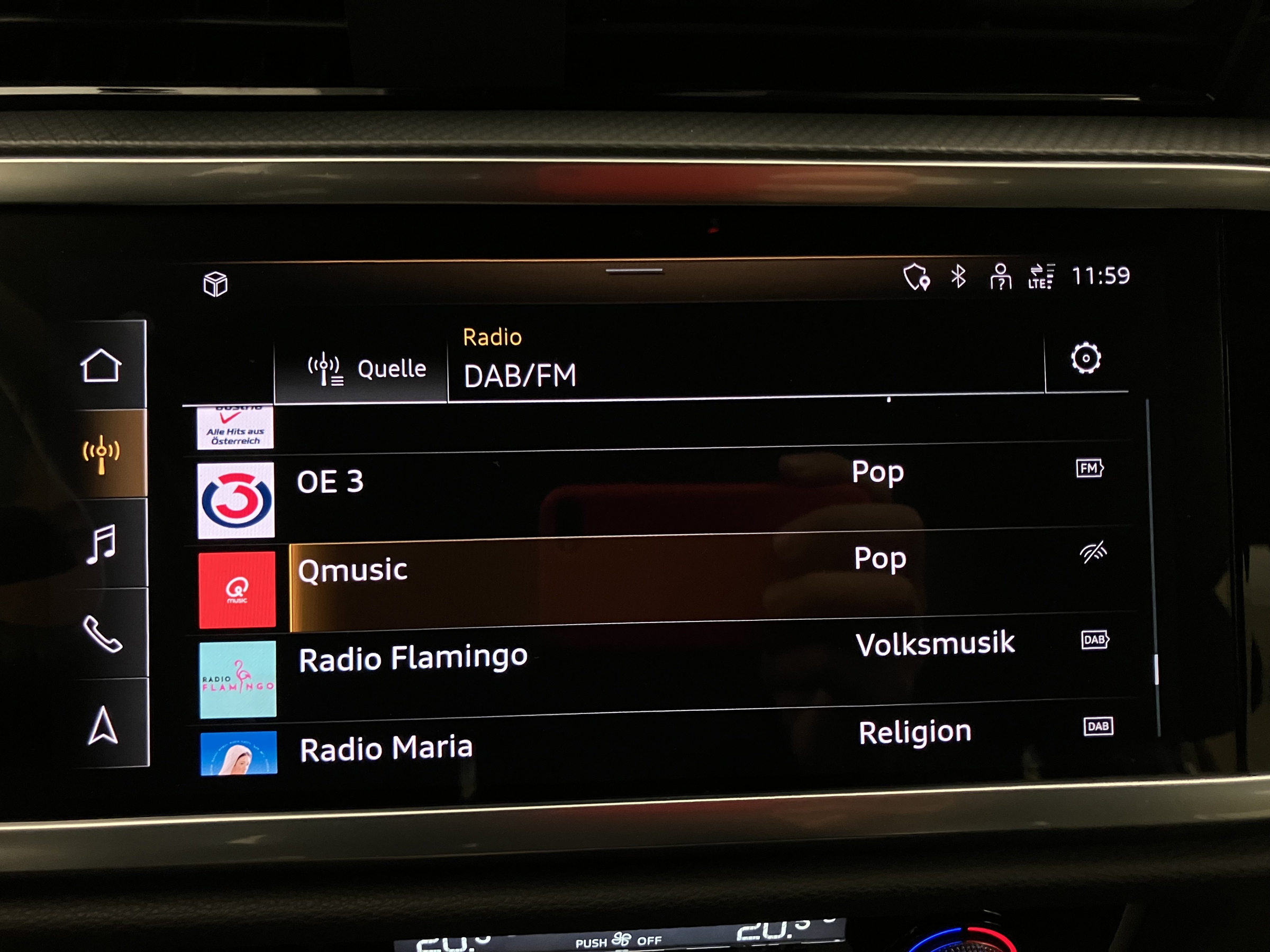 Audi Q3 35 2.0 TDI S-Line | Bild 21 von 30