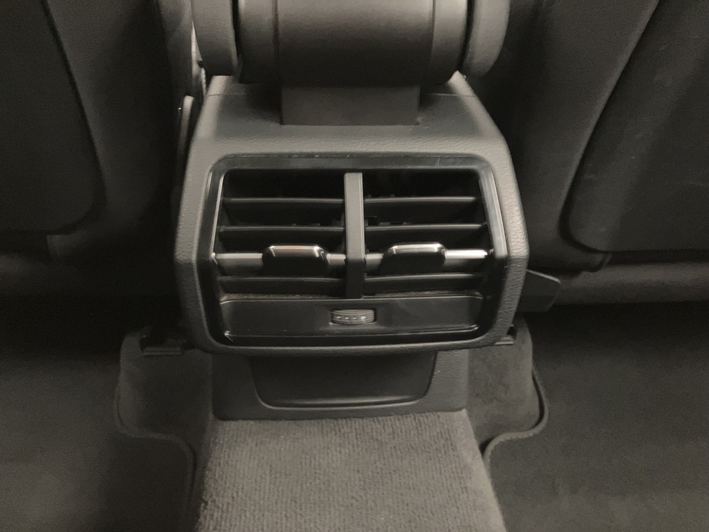 Audi Q3 35 2.0 TDI S-Line | Bild 28 von 30