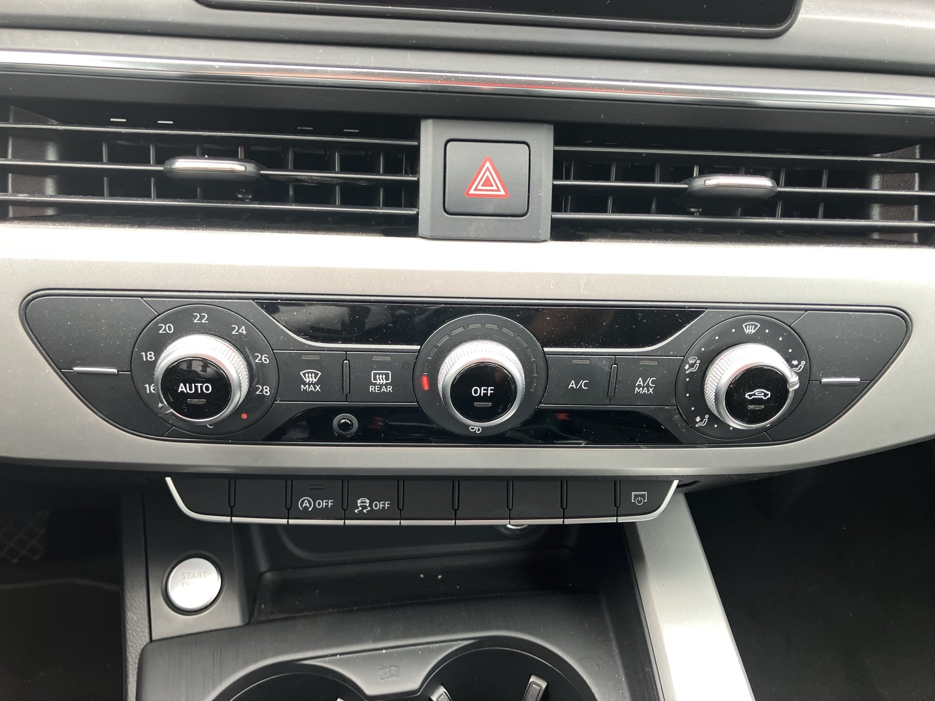 Audi A4 Avant 2.0 TDI | Bild 16 von 21