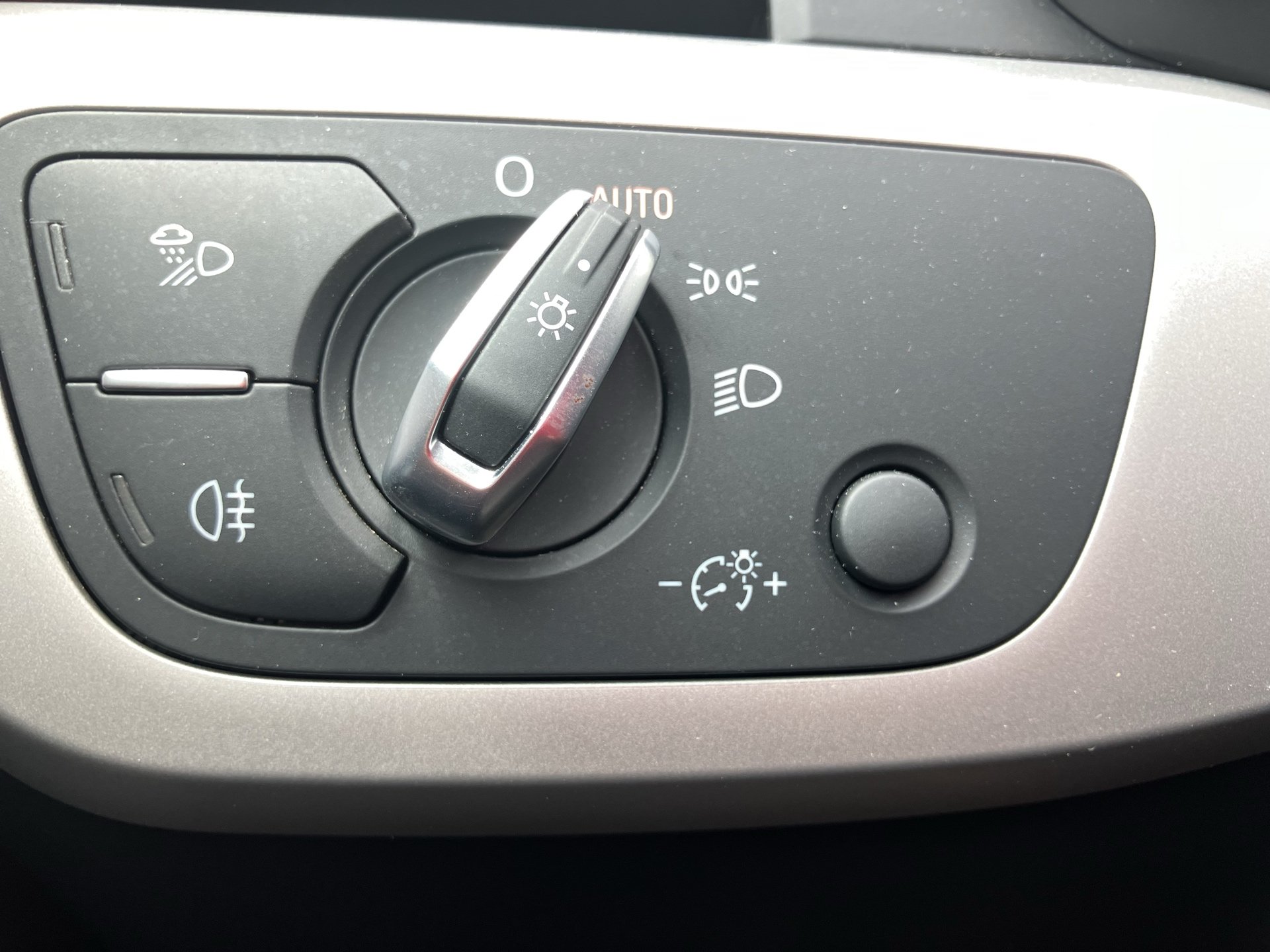 Audi A4 Avant 2.0 TDI | Bild 9 von 21