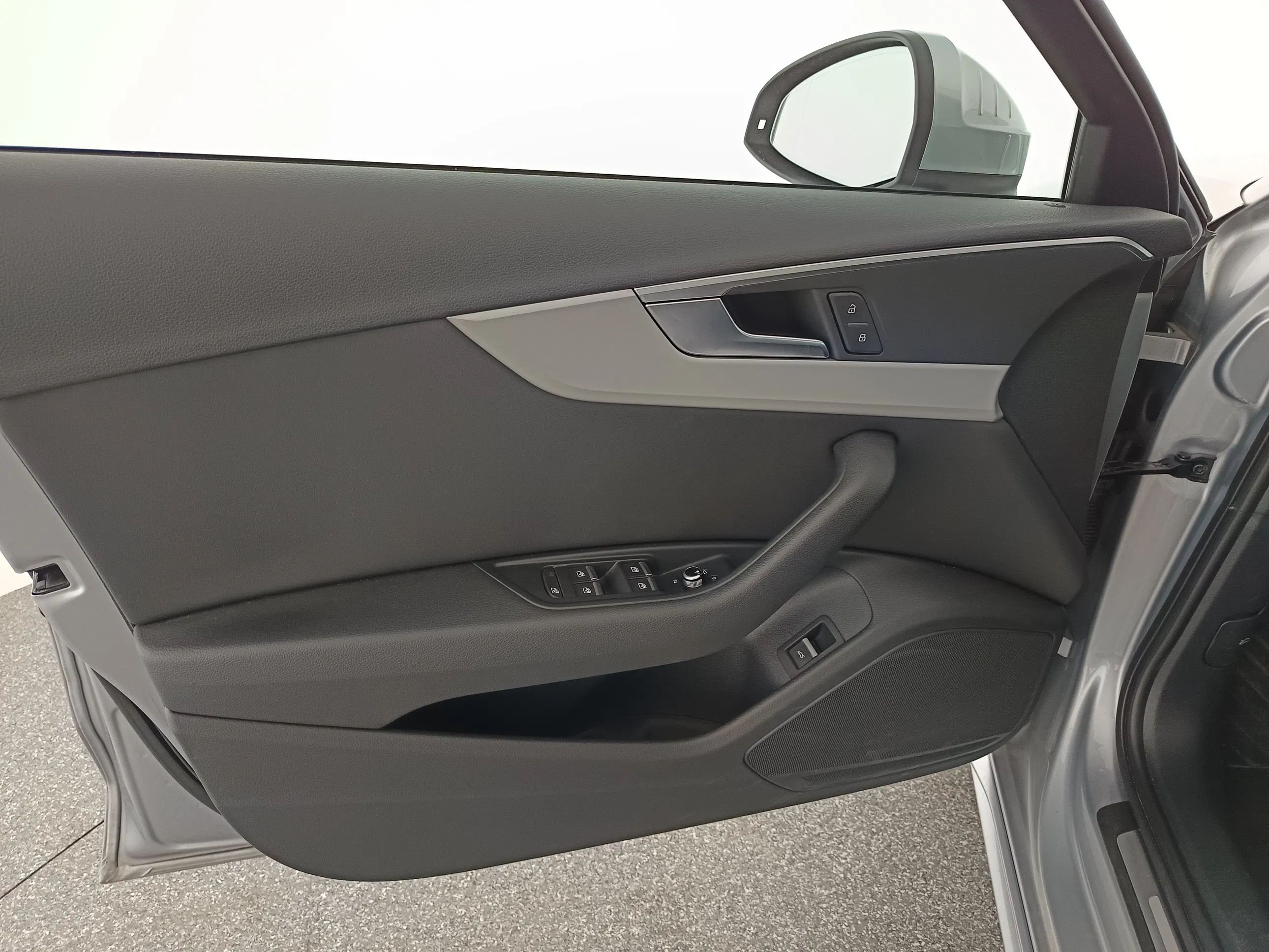 Audi A4 Avant 40 2.0 TDI quattro advanced | Bild 11 von 31