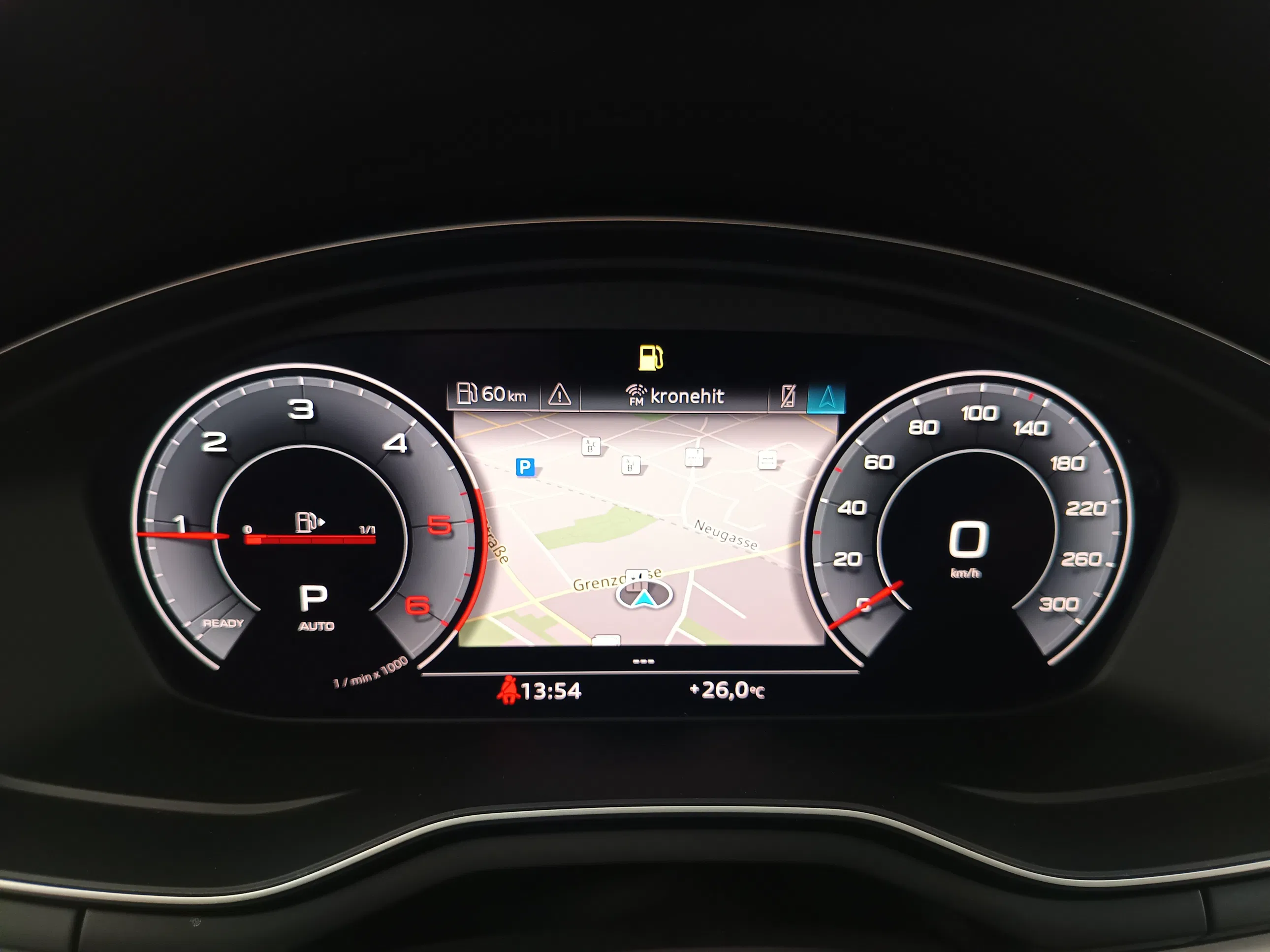 Audi A4 Avant 40 2.0 TDI quattro advanced | Bild 16 von 31