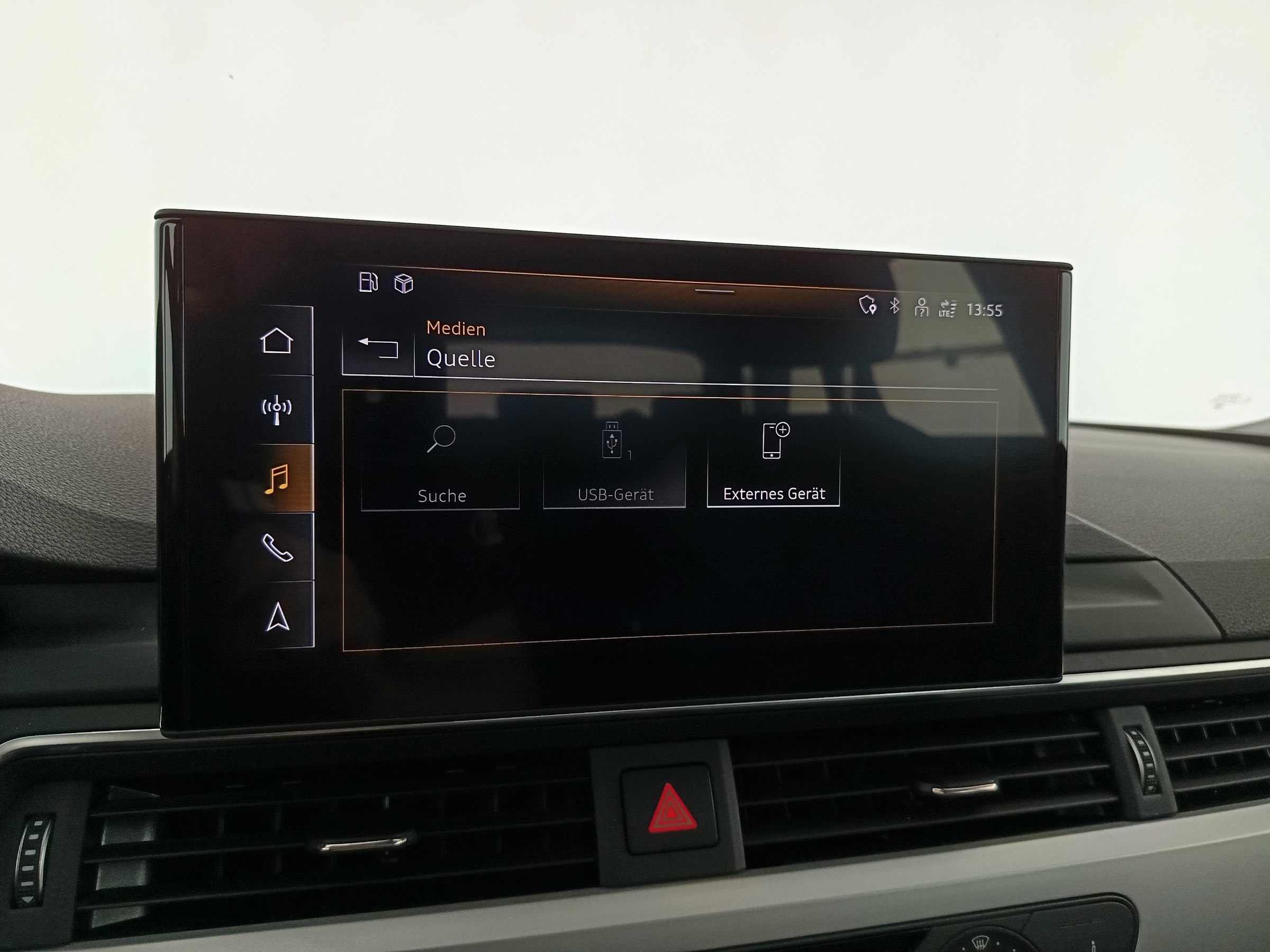 Audi A4 Avant 40 2.0 TDI quattro advanced | Bild 24 von 31