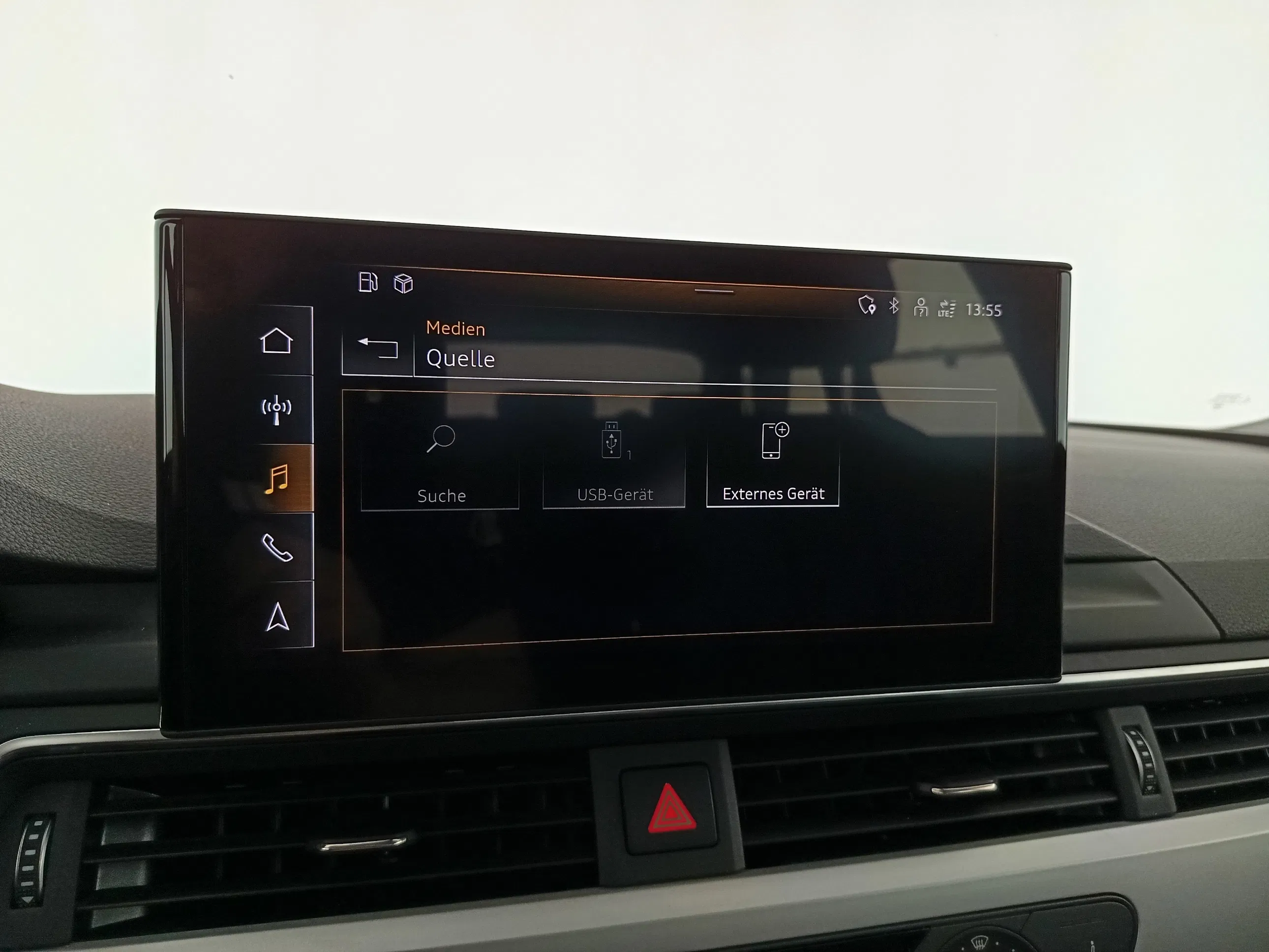 Audi A4 Avant 40 2.0 TDI quattro advanced | Bild 24 von 31