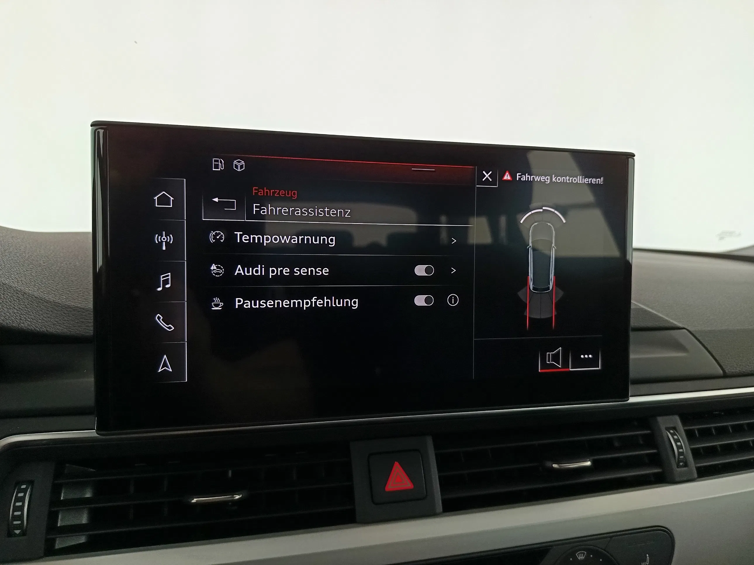 Audi A4 Avant 40 2.0 TDI quattro advanced | Bild 26 von 31