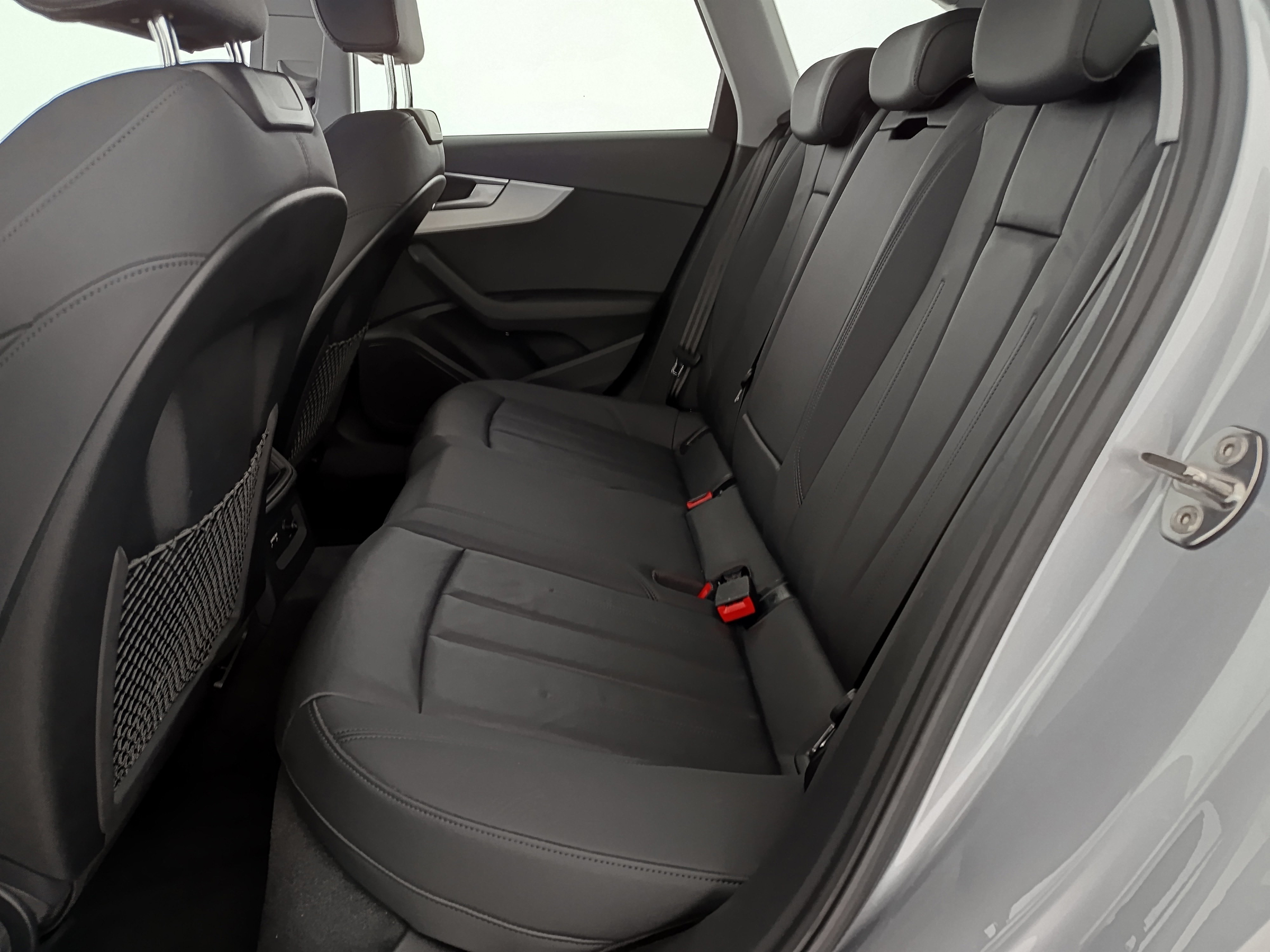 Audi A4 Avant 40 2.0 TDI quattro advanced | Bild 31 von 31