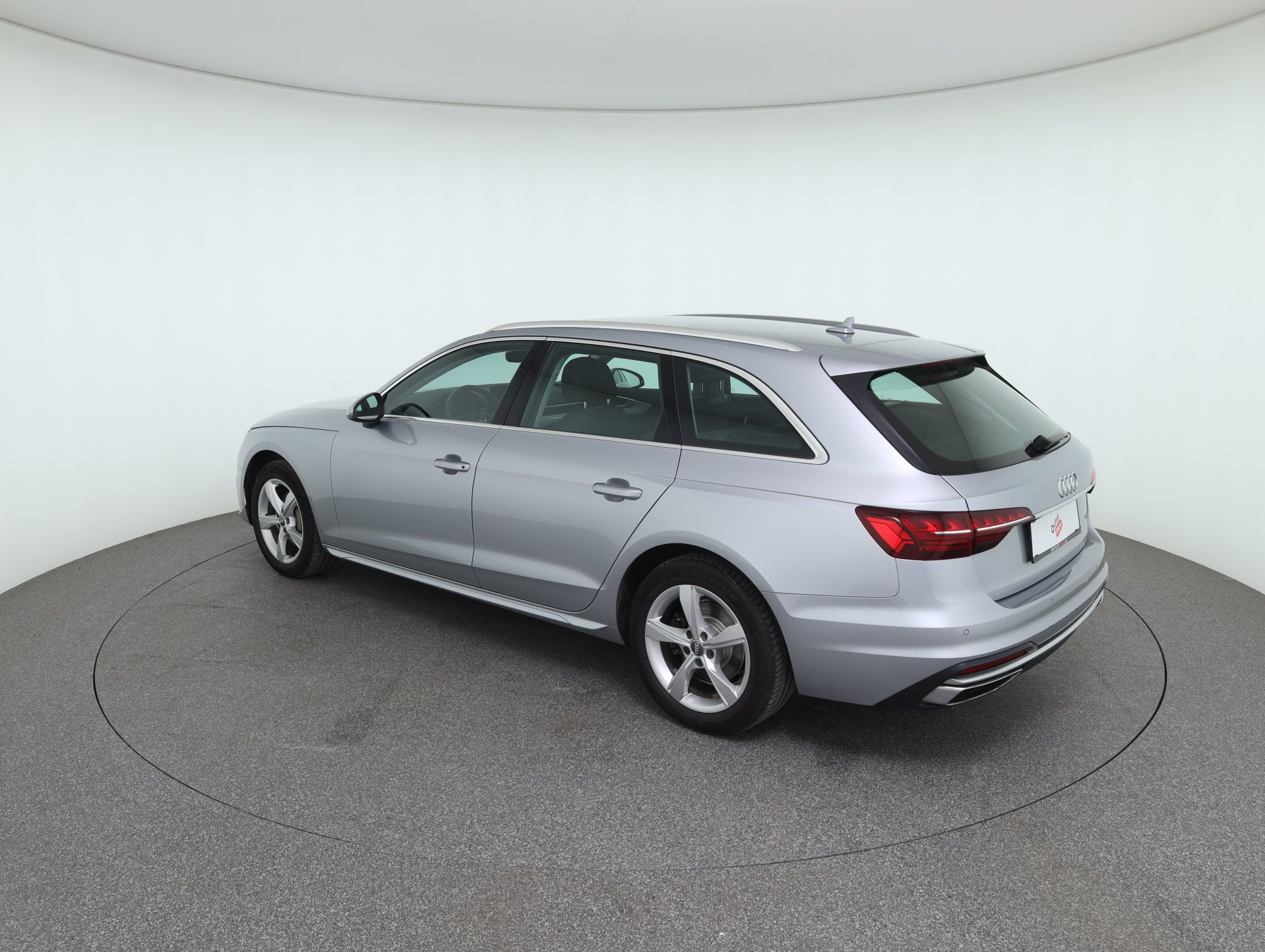 Audi A4 Avant 40 2.0 TDI quattro advanced | Bild 8 von 31
