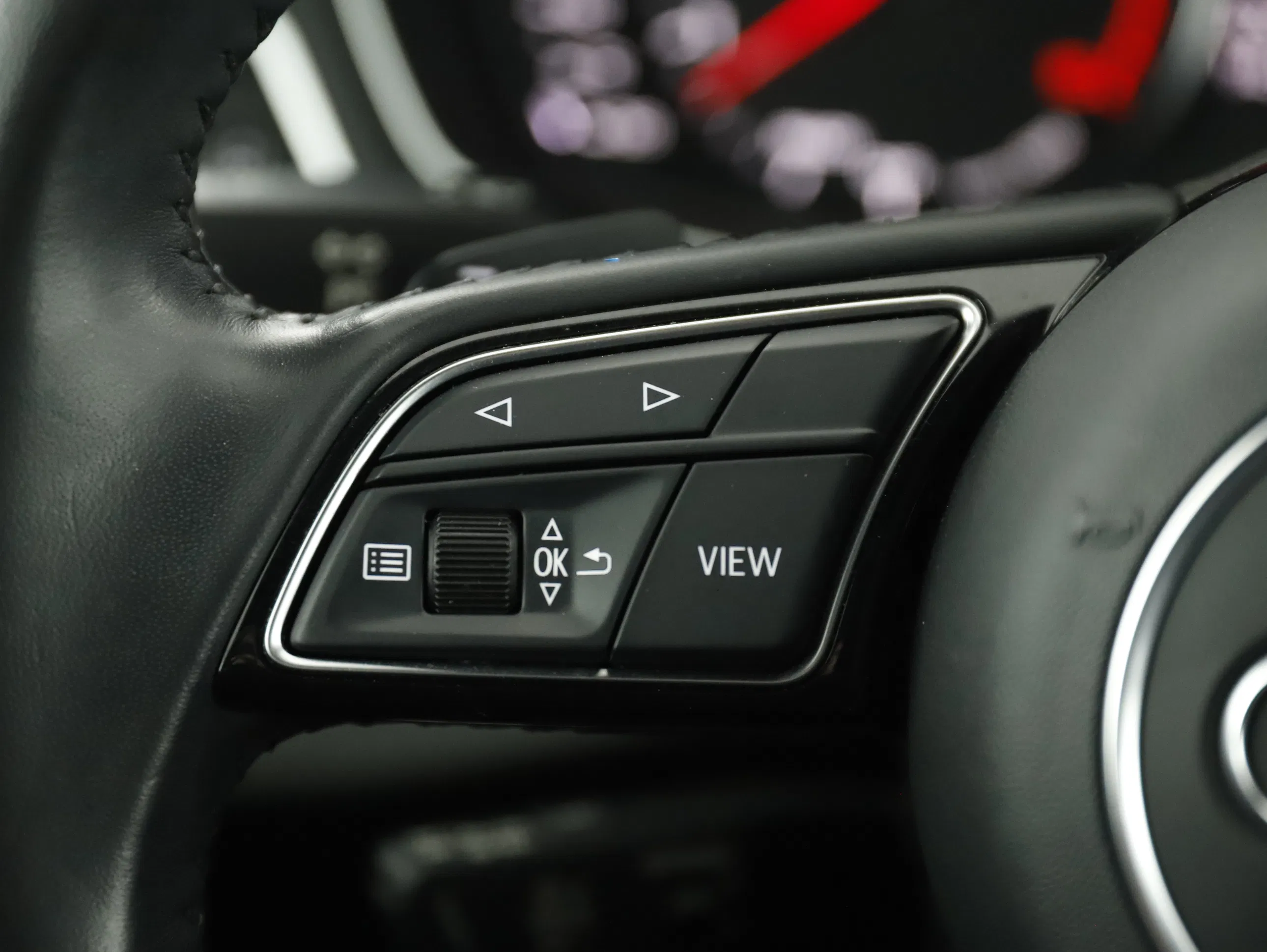 Audi A4 45 3.0 TDI quattro advanced | Bild 17 von 28