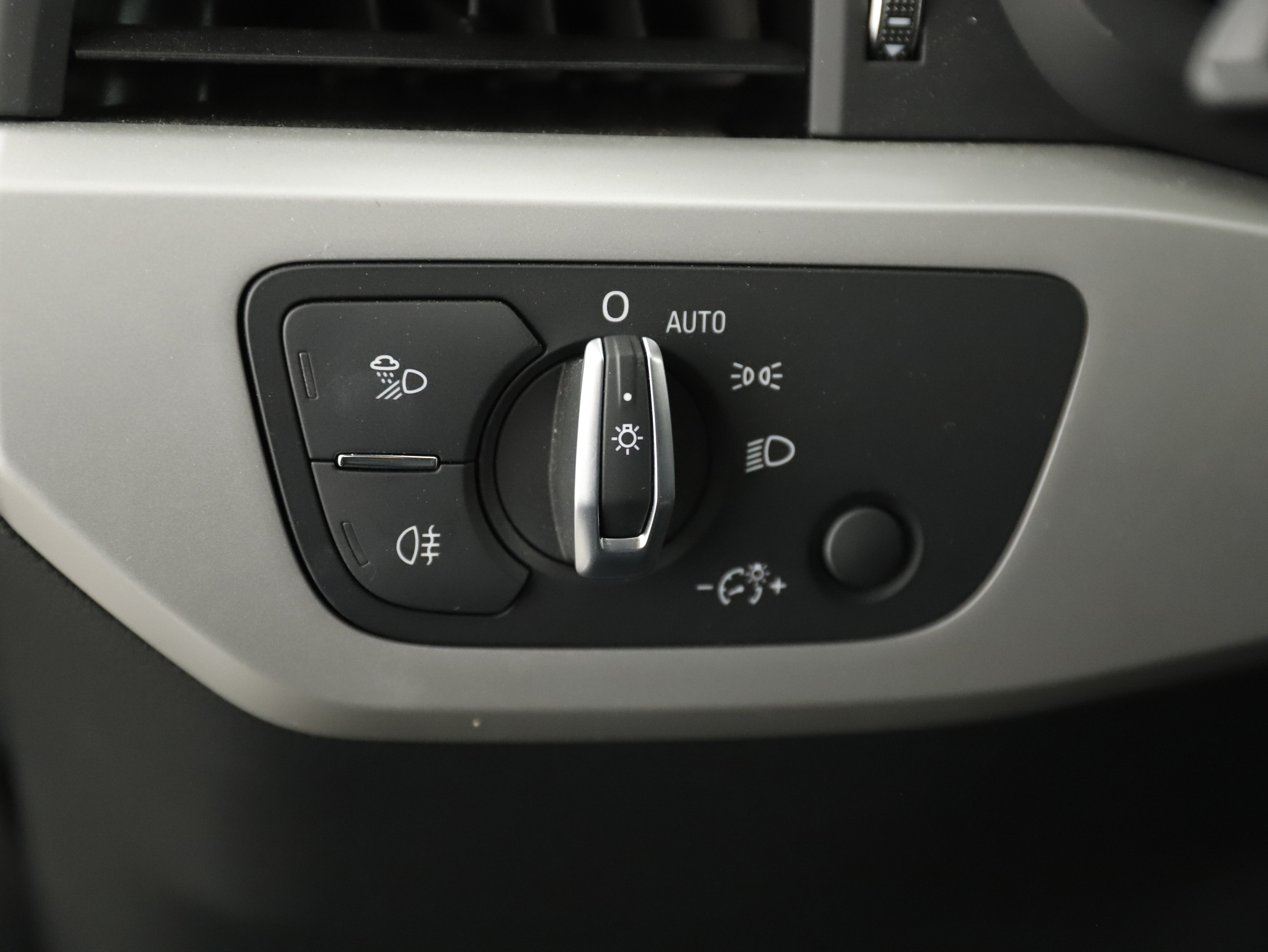 Audi A4 45 3.0 TDI quattro advanced | Bild 19 von 28