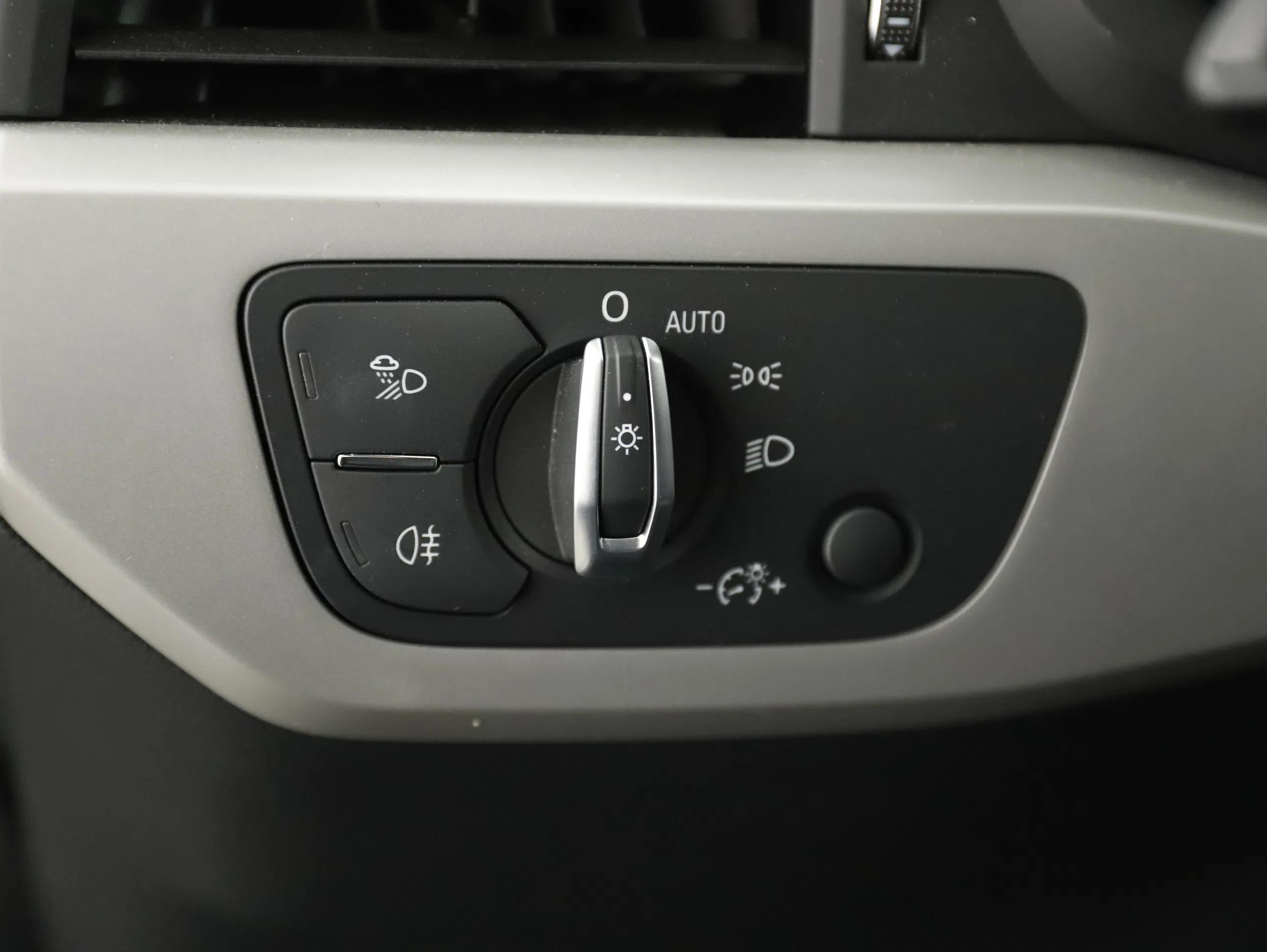 Audi A4 45 3.0 TDI quattro advanced | Bild 19 von 28