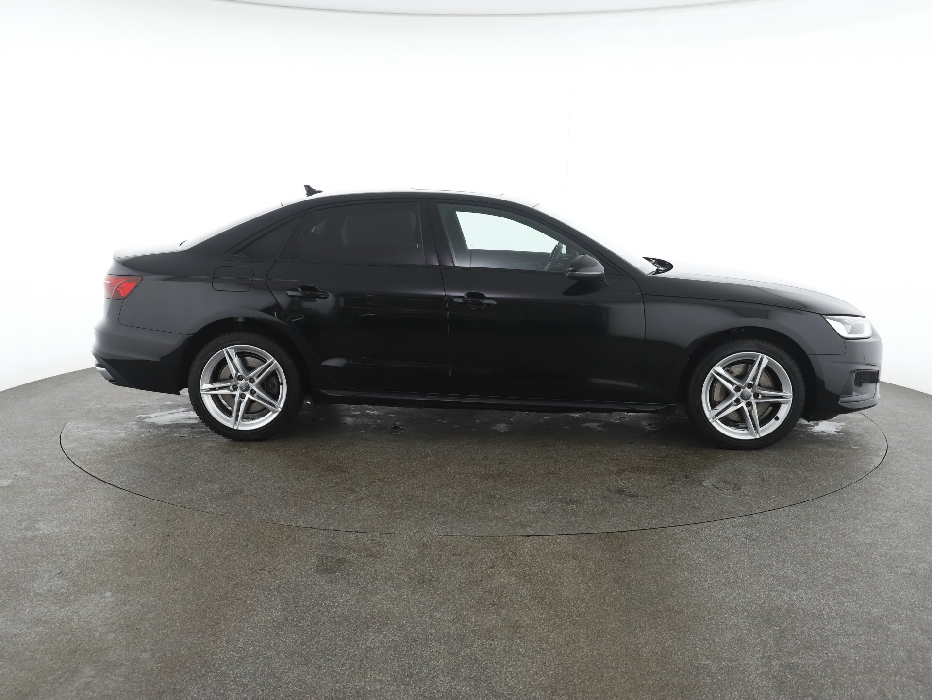 Audi A4 45 3.0 TDI quattro advanced | Bild 27 von 28