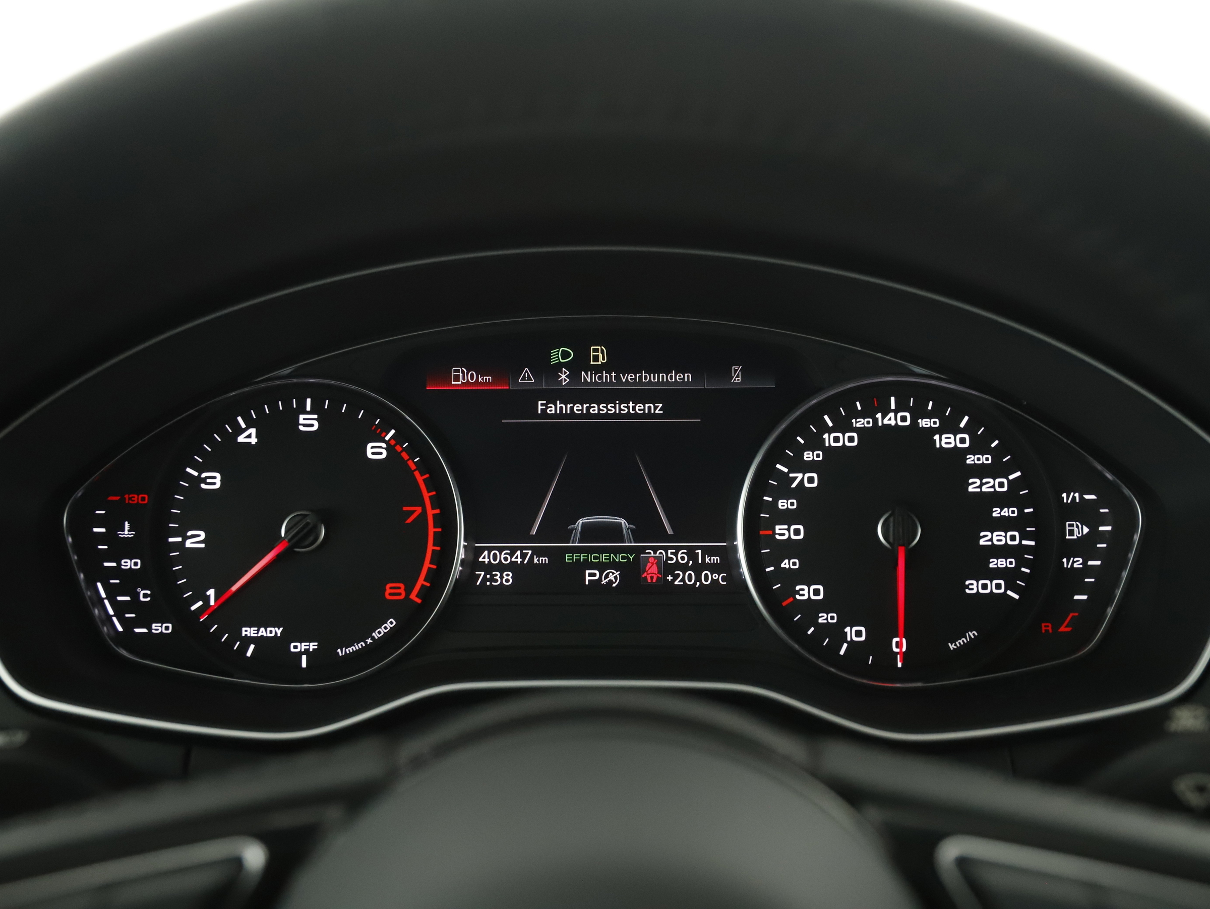 Audi A4 Avant 40 2.0 TFSI S-Line | Bild 13 von 31