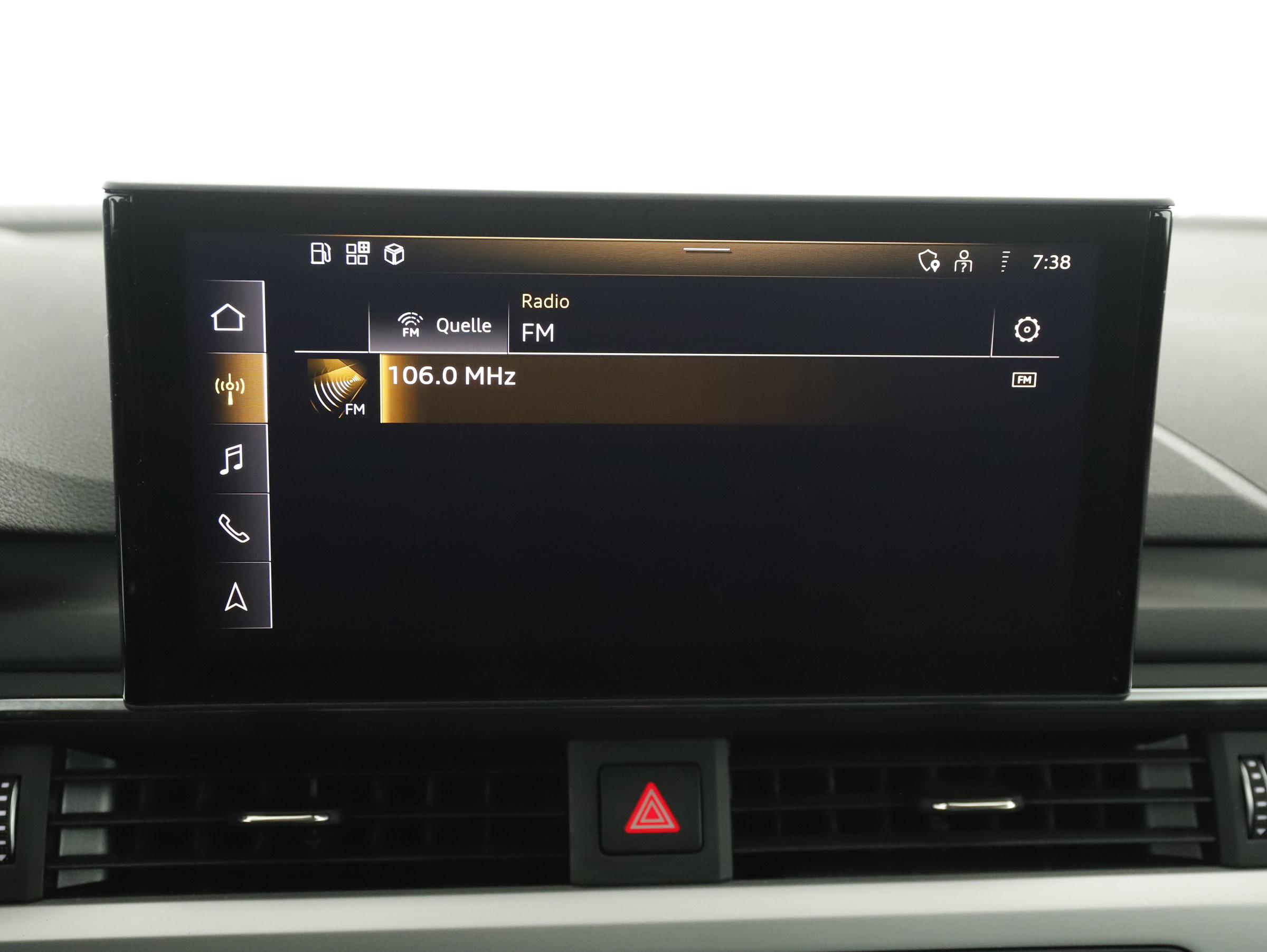 Audi A4 Avant 40 2.0 TFSI S-Line | Bild 15 von 31