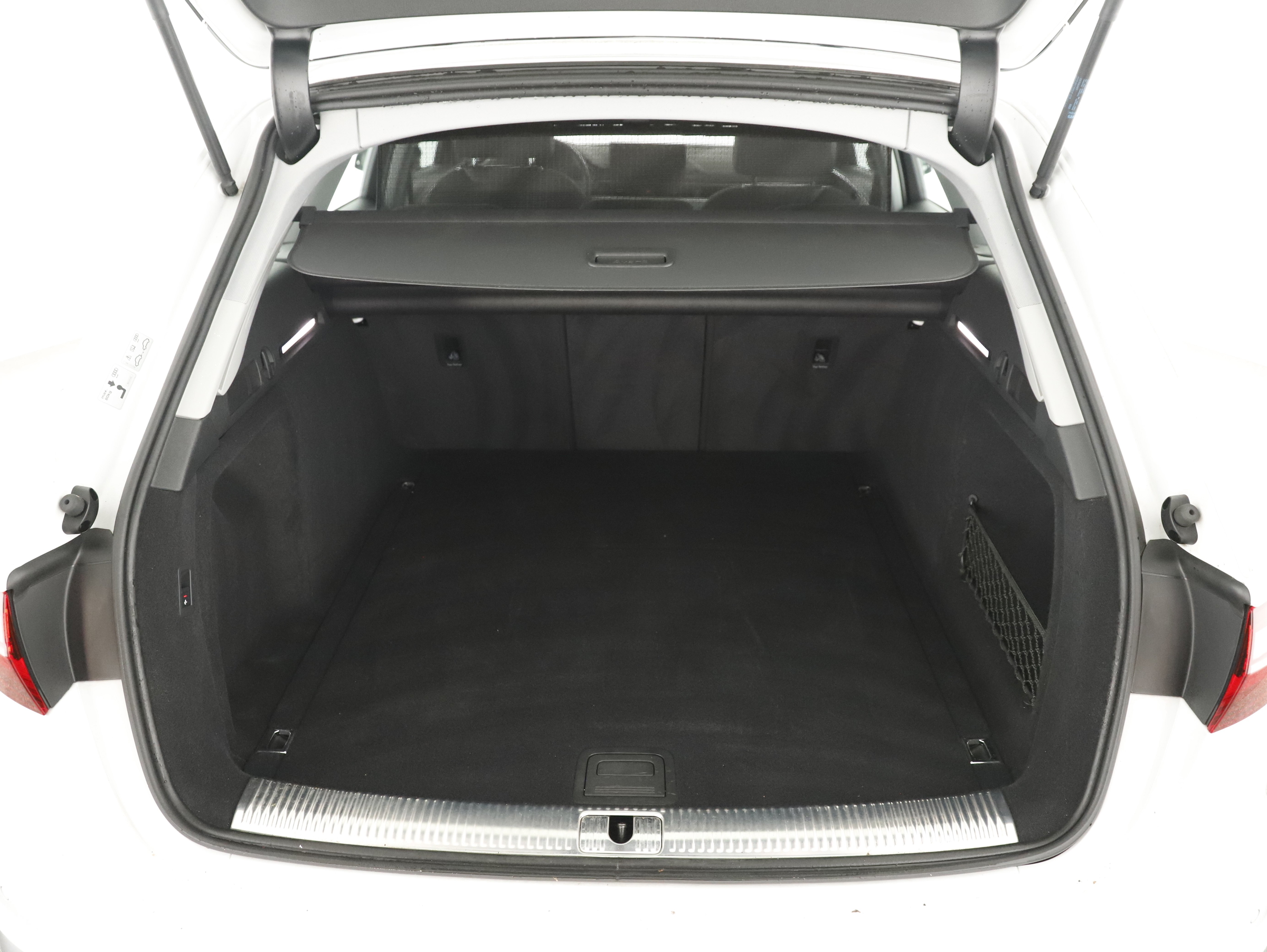 Audi A4 Avant 40 2.0 TFSI S-Line | Bild 18 von 31