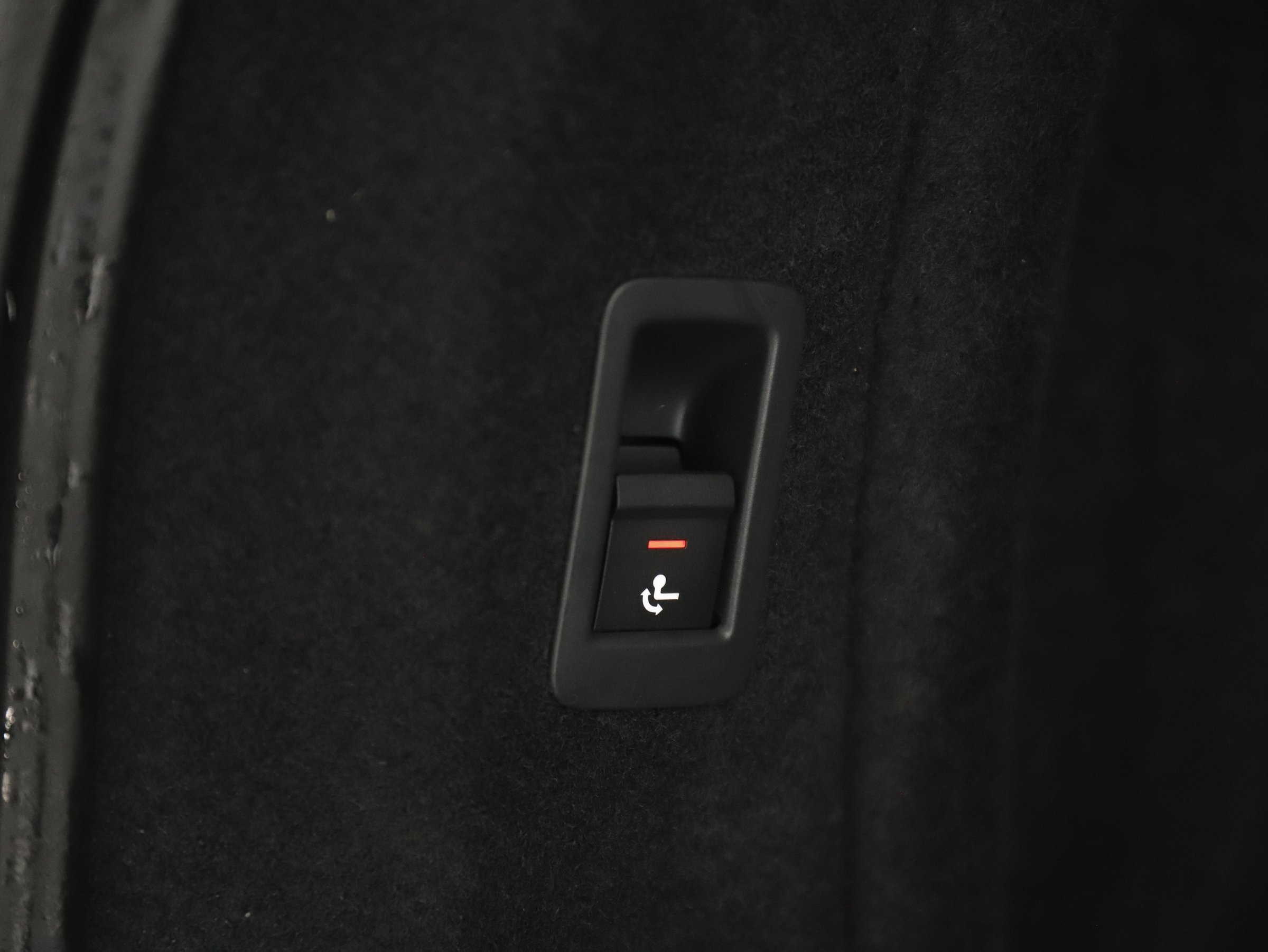 Audi A4 Avant 40 2.0 TFSI S-Line | Bild 20 von 31