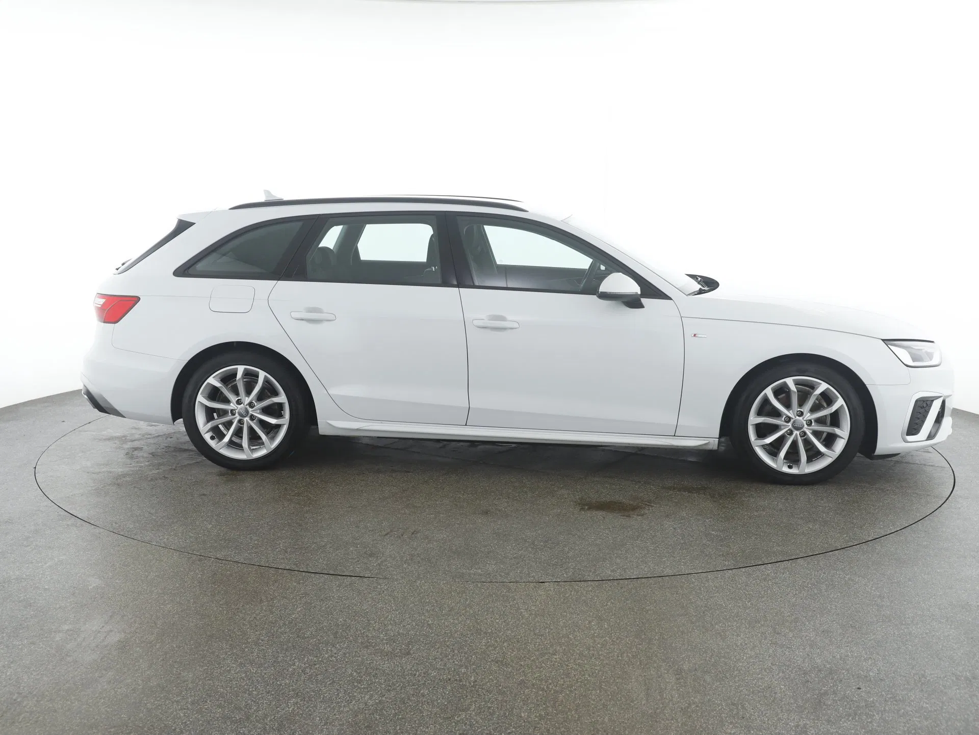 Audi A4 Avant 40 2.0 TFSI S-Line | Bild 5 von 31