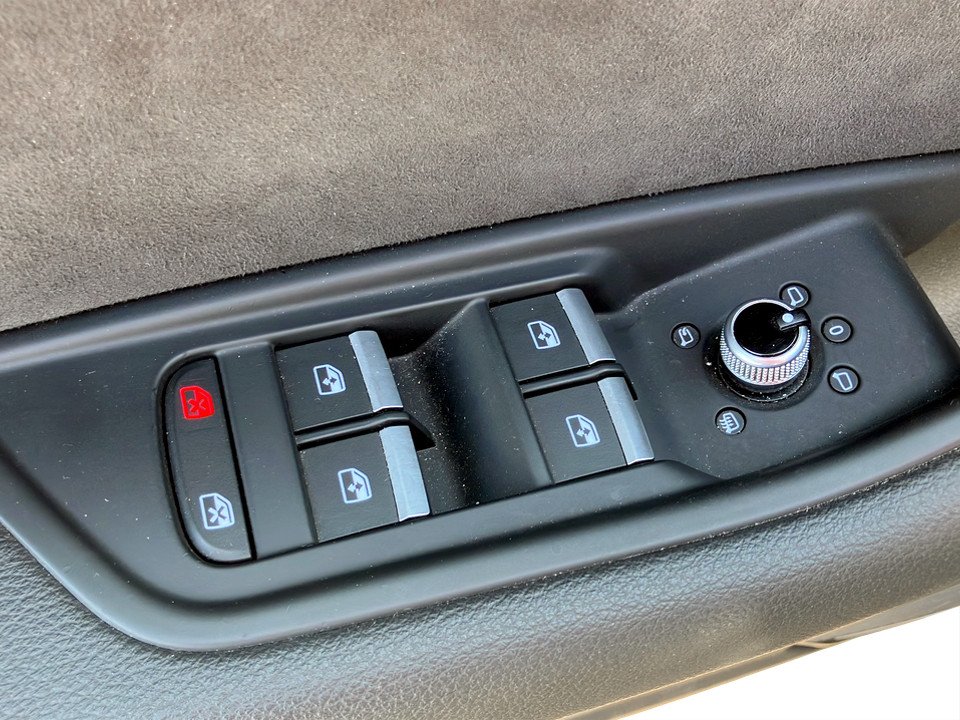 Audi A4 Avant 30 2.0 TDI advanced | Bild 10 von 27