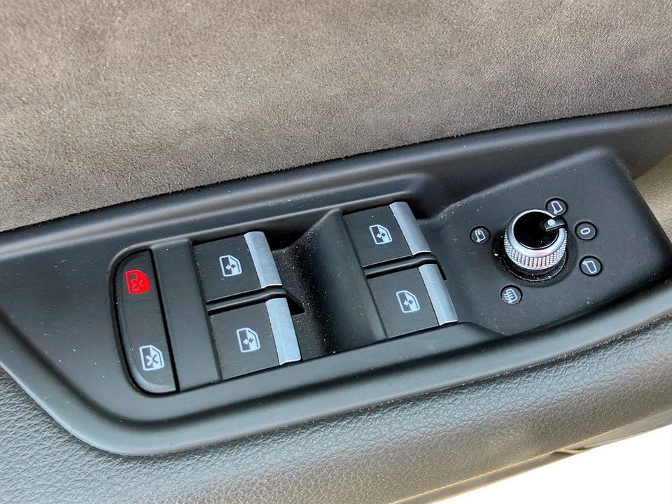 Audi A4 Avant 30 2.0 TDI advanced | Bild 10 von 27