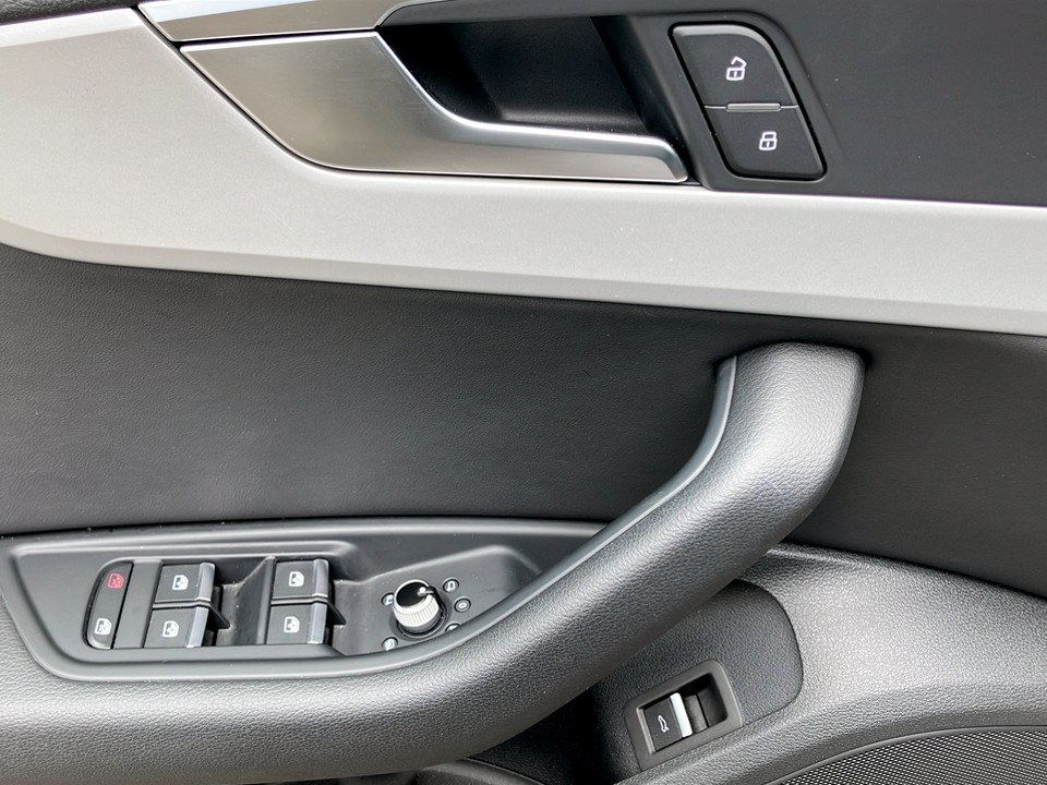 Audi A4 Avant 2.0 TDI quattro | Bild 9 von 27