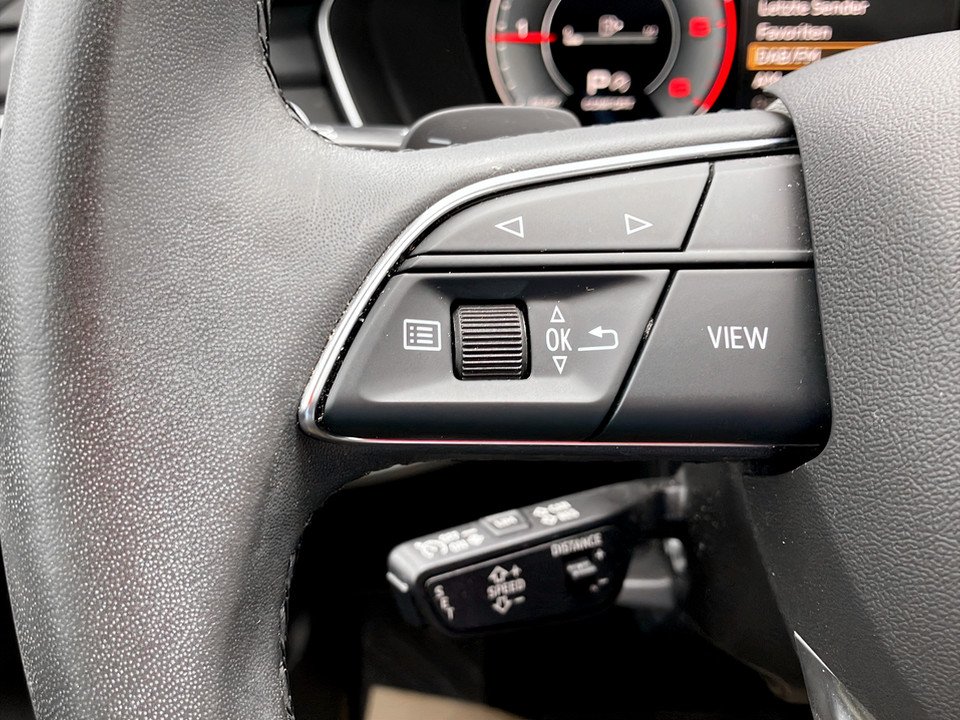 Audi A4 Avant 2.0 TDI quattro | Bild 15 von 27