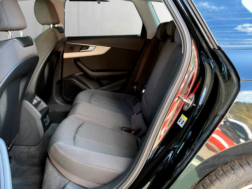 Audi A4 Avant 40 2.0 TDI S-Line | Bild 22 von 24