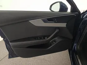 Audi A4 Avant 30 2.0 TDI | Thumbnail 11 von 31