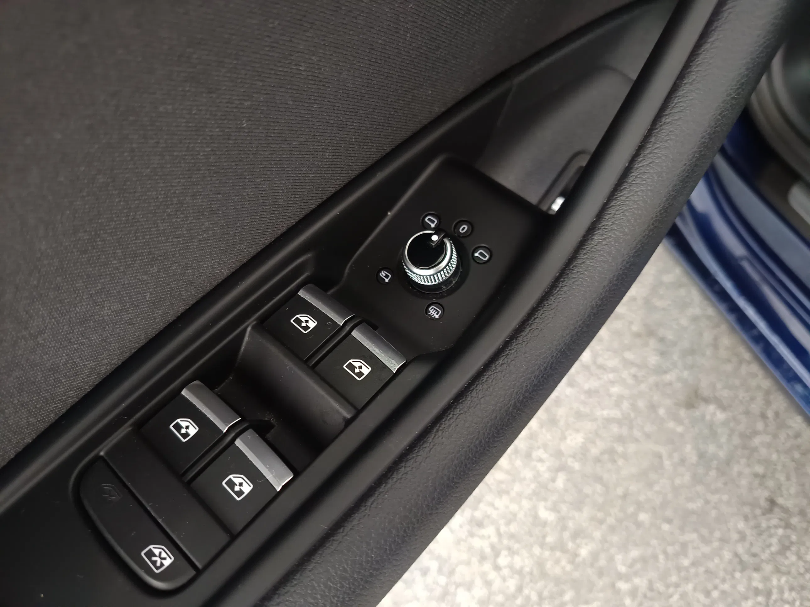 Audi A4 Avant 30 2.0 TDI | Bild 12 von 31