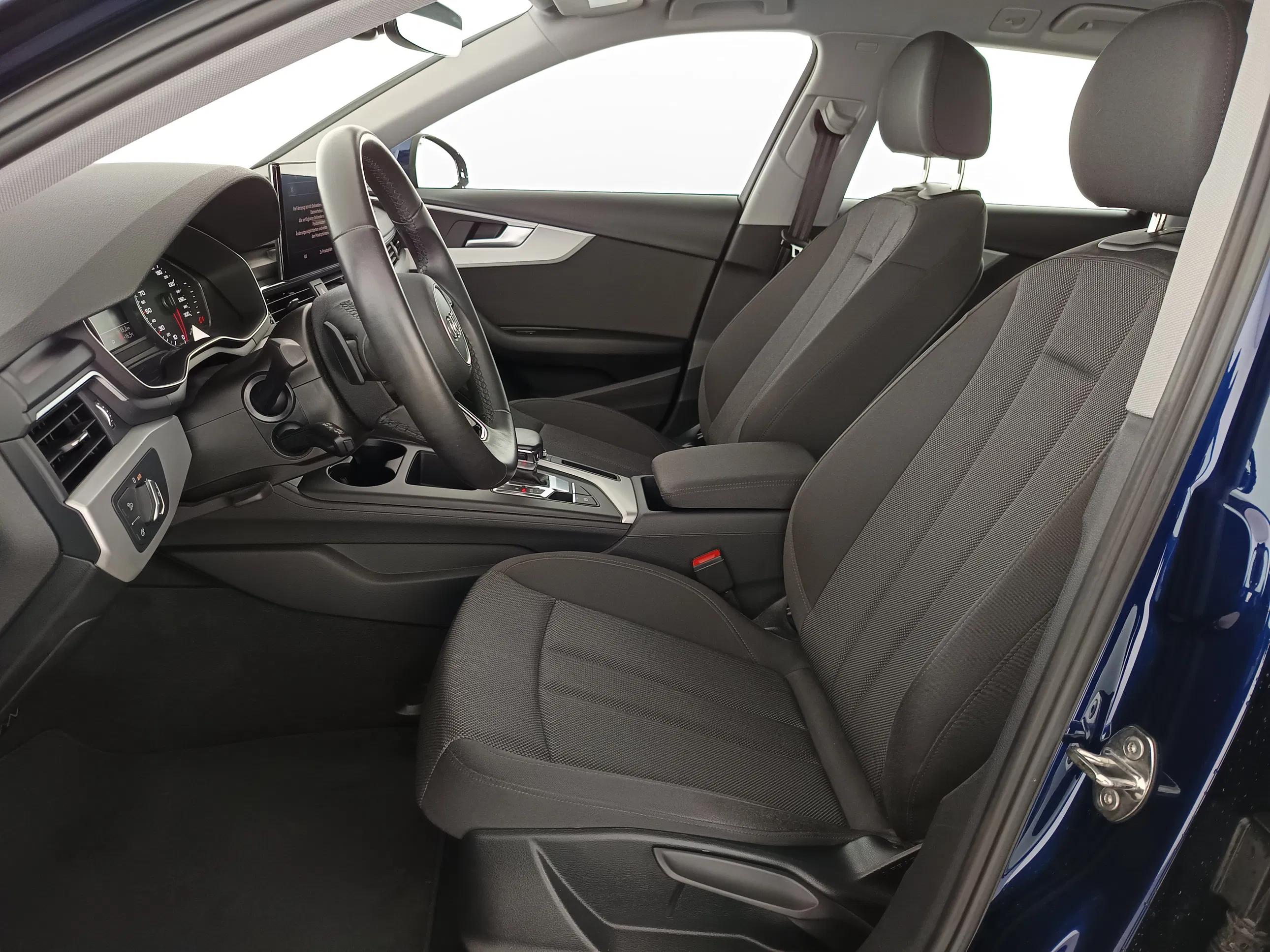 Audi A4 Avant 30 2.0 TDI | Bild 14 von 31