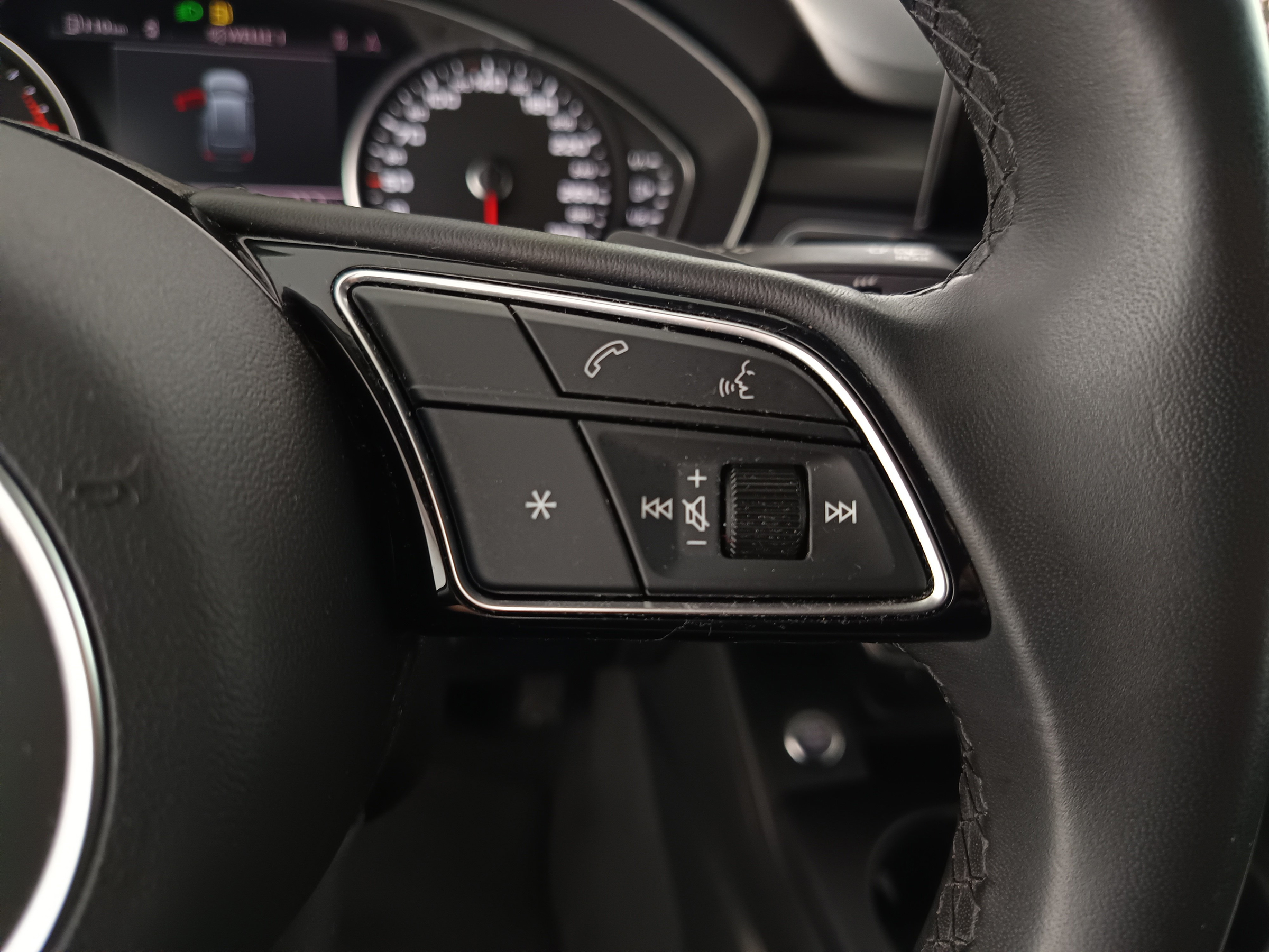 Audi A4 Avant 30 2.0 TDI | Bild 18 von 31