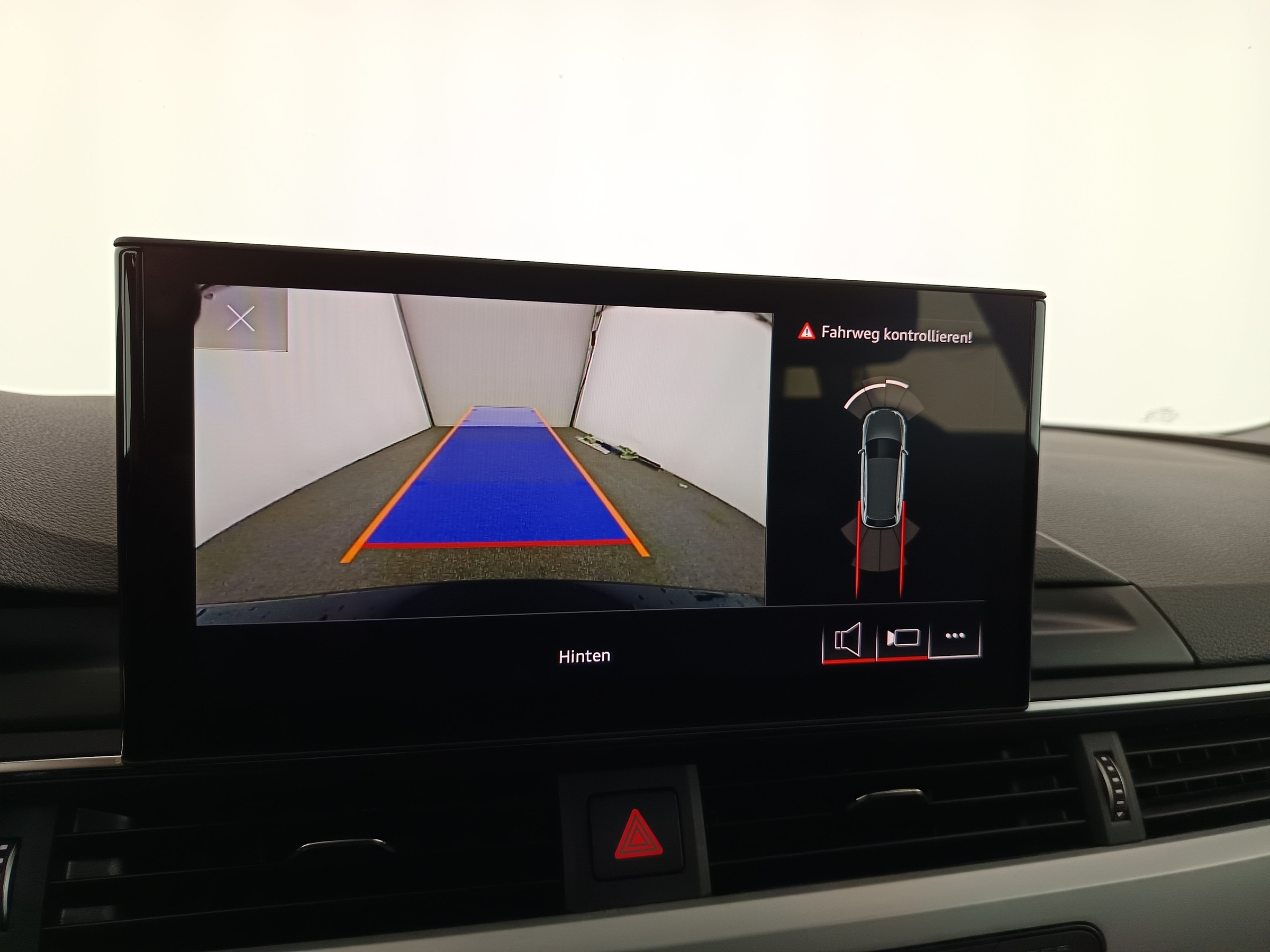 Audi A4 Avant 30 2.0 TDI | Bild 24 von 31