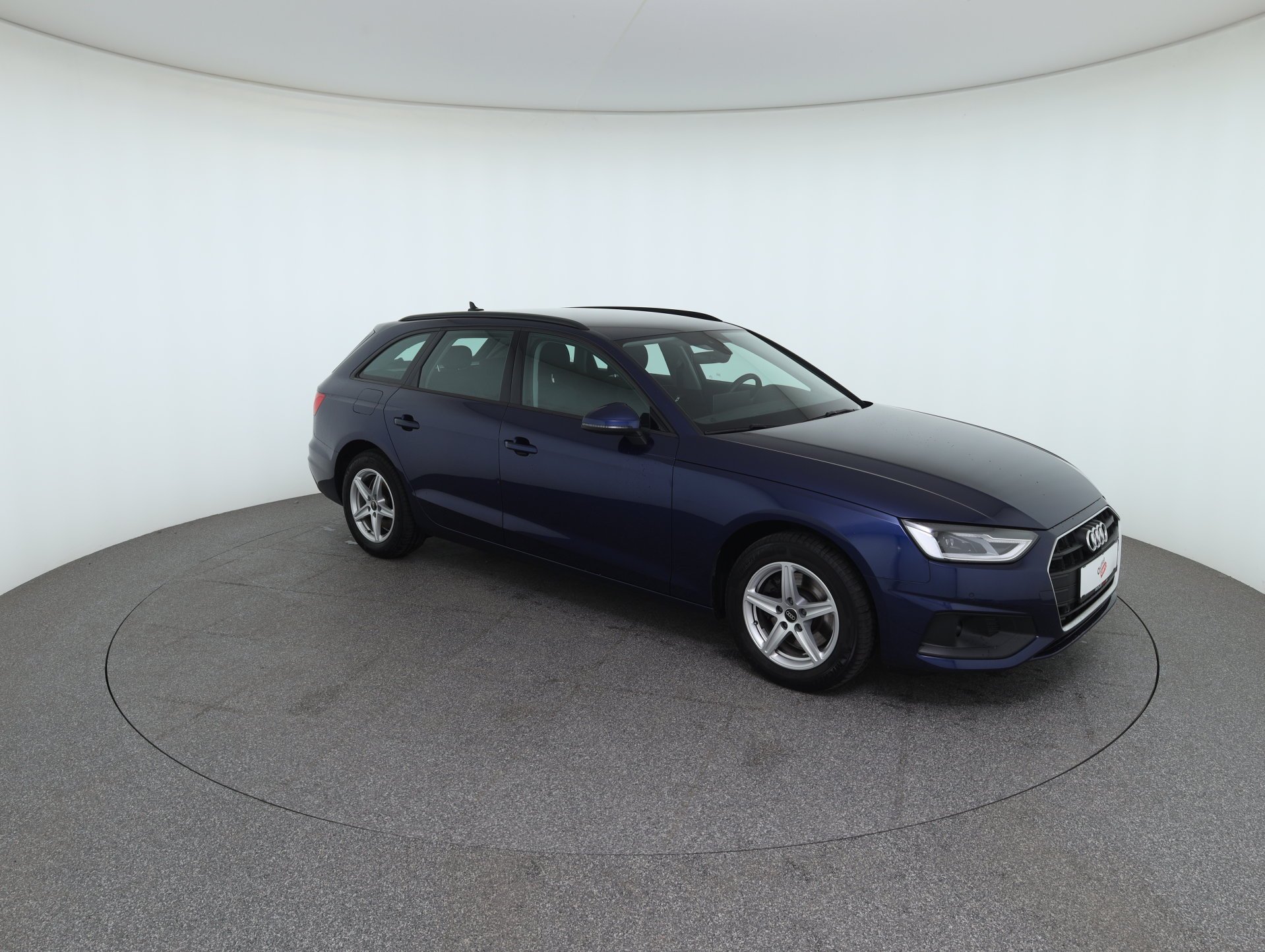 Audi A4 Avant 30 2.0 TDI | Bild 4 von 31