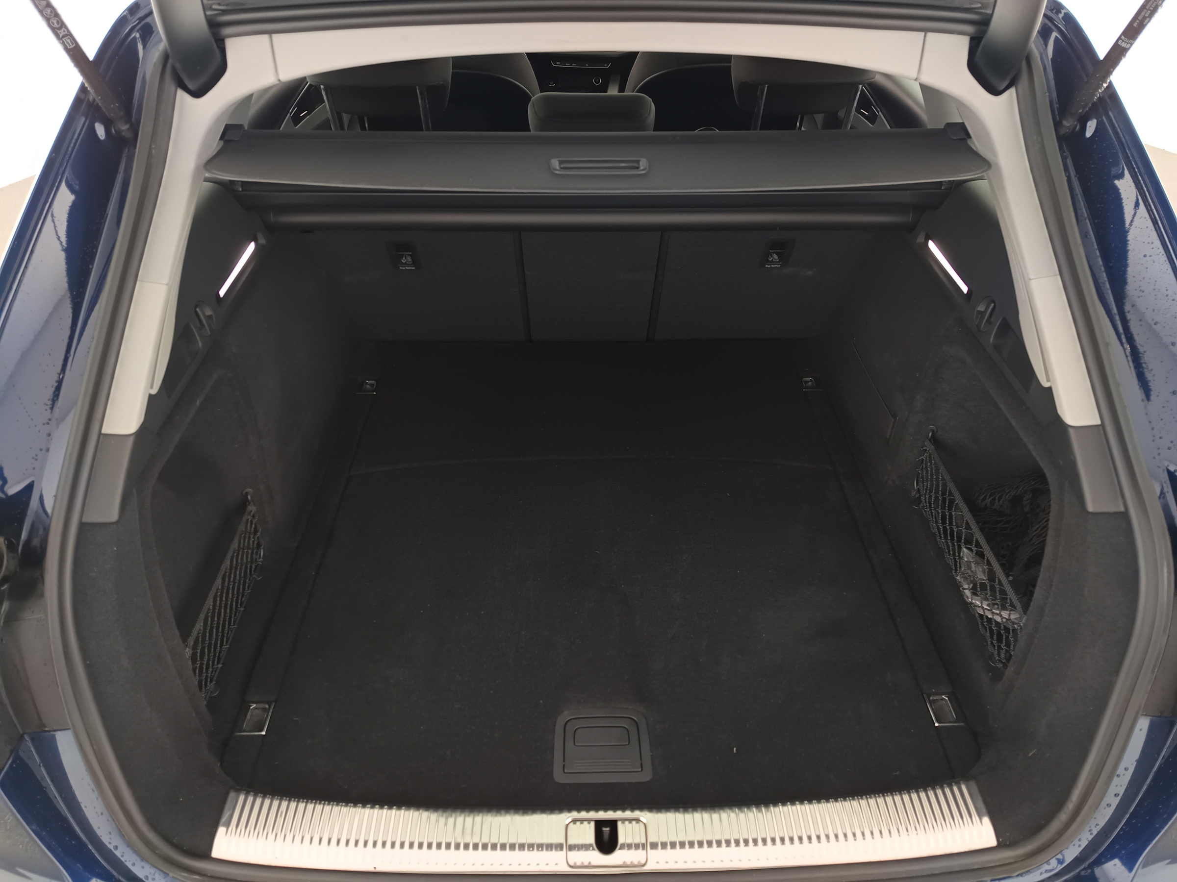 Audi A4 Avant 30 2.0 TDI | Bild 30 von 31