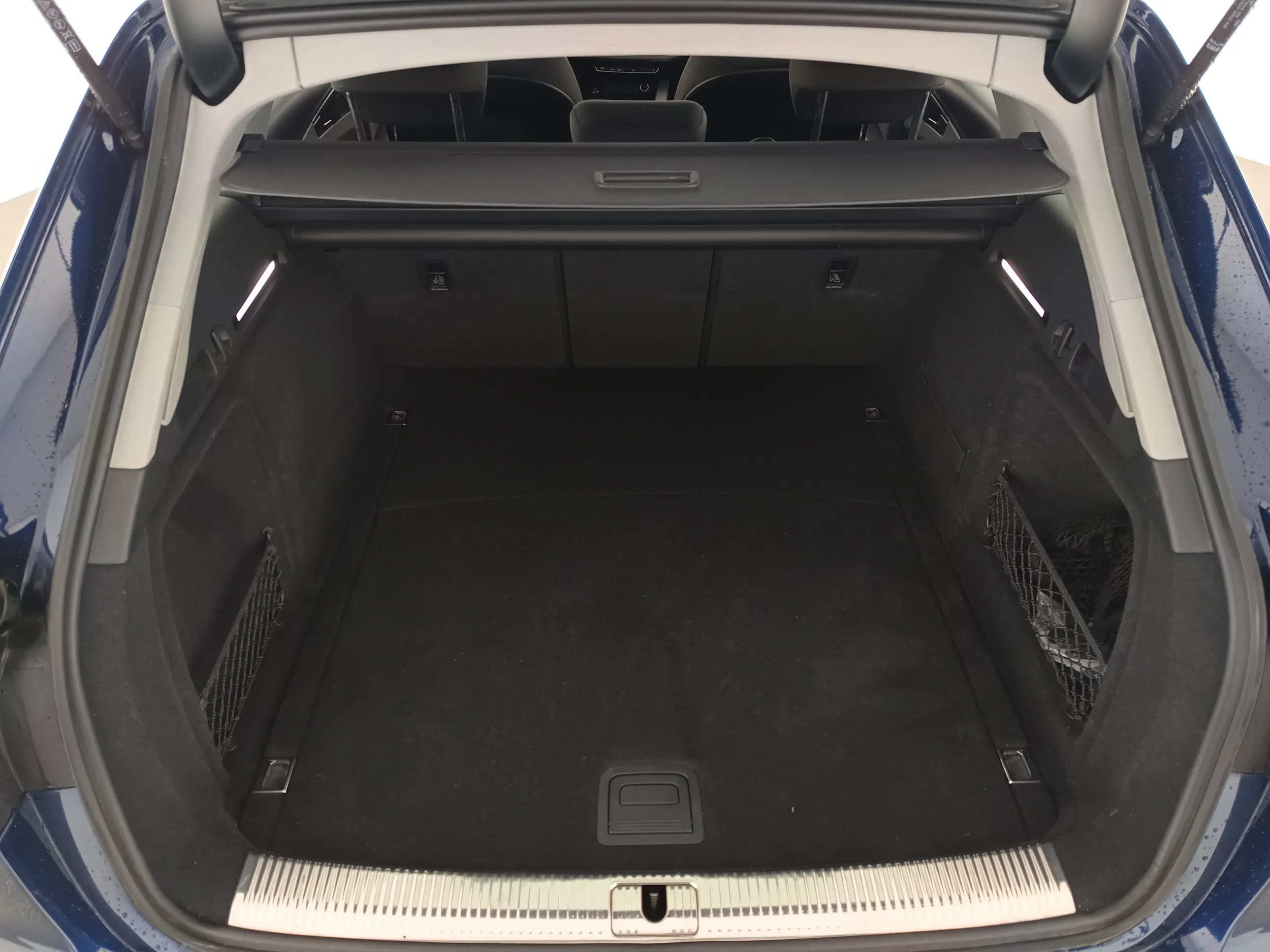 Audi A4 Avant 30 2.0 TDI | Bild 30 von 31