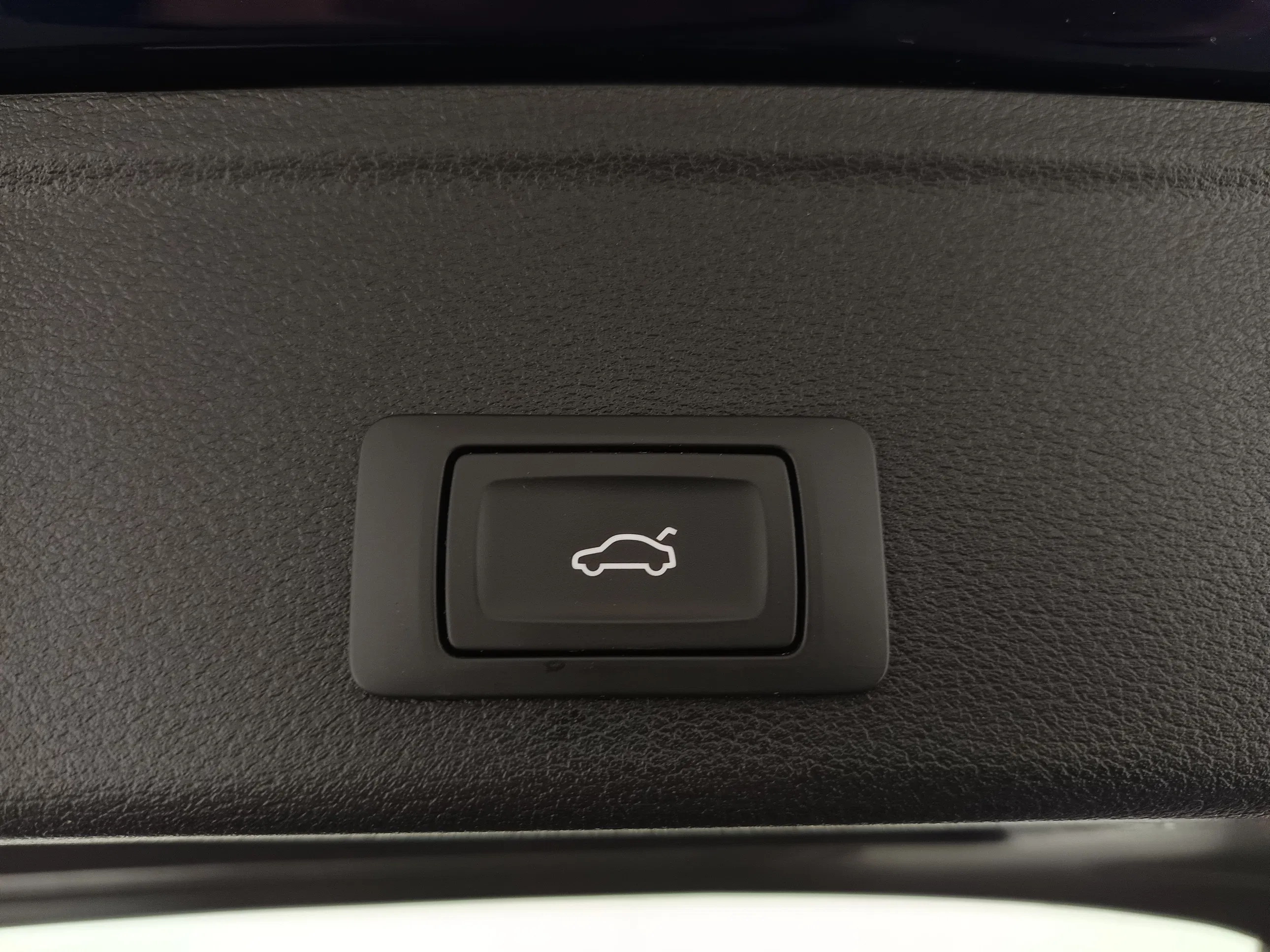 Audi A4 Avant 30 2.0 TDI | Bild 31 von 31