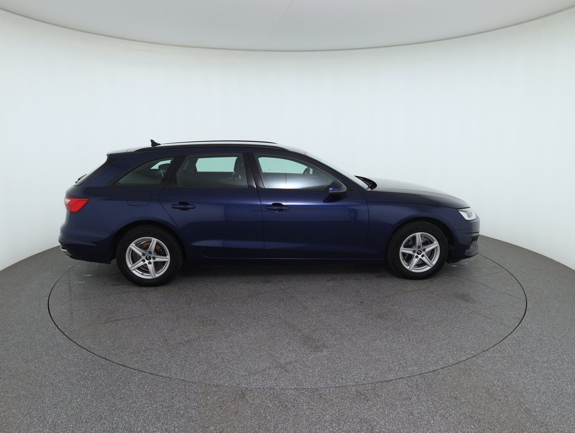 Audi A4 Avant 30 2.0 TDI | Bild 5 von 31