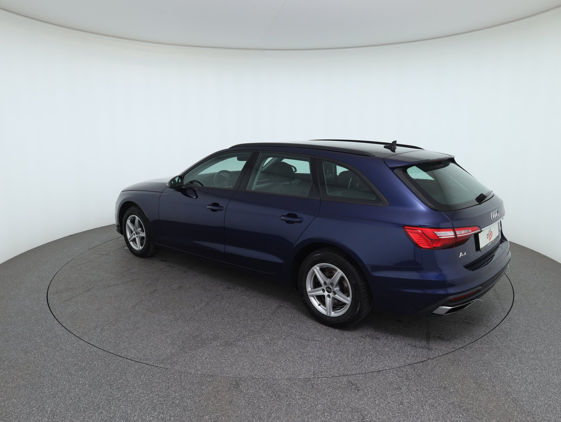 Audi A4 Avant 30 2.0 TDI | Bild 8 von 31