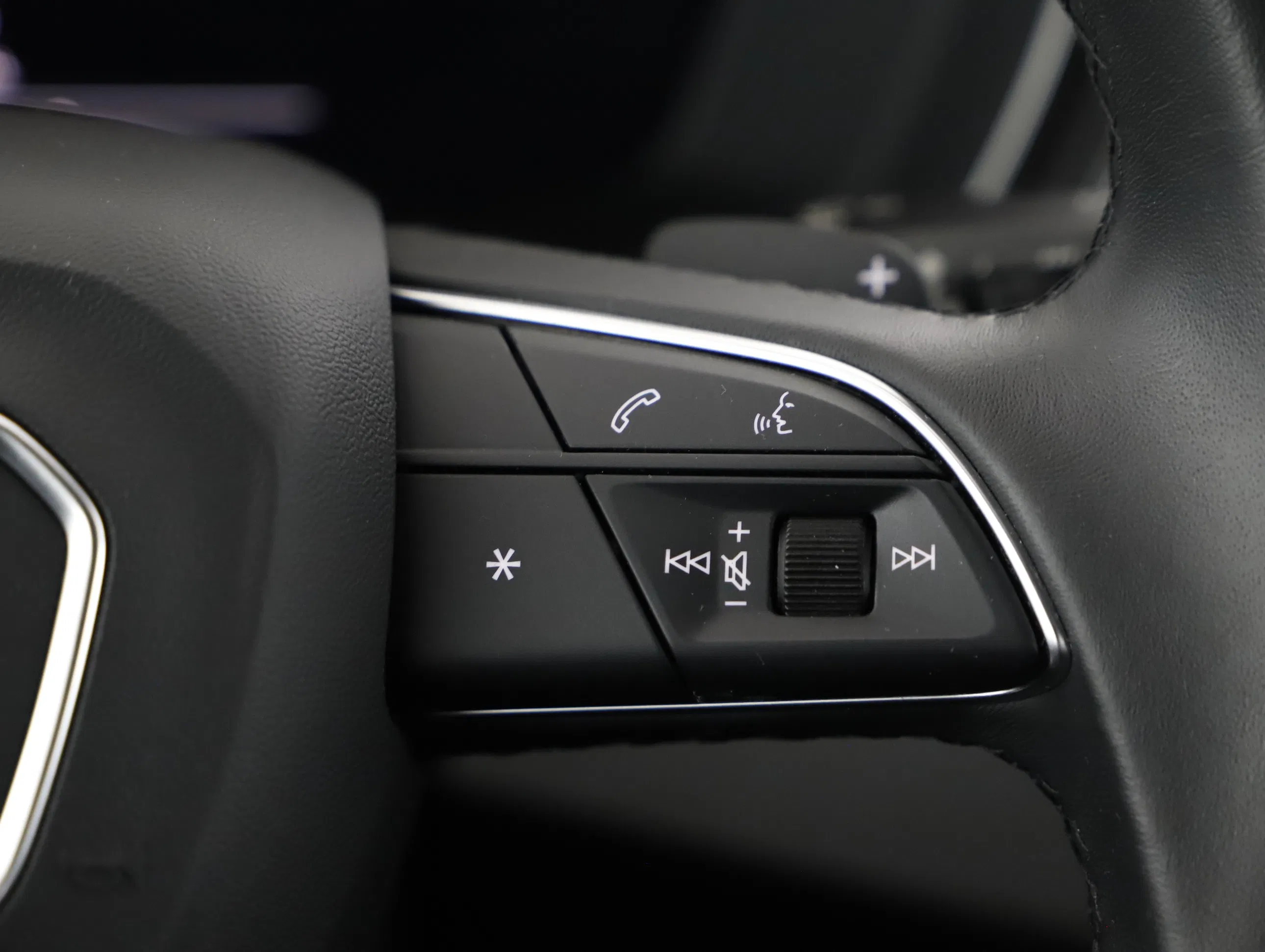 Audi A4 Avant 40 2.0 TDI quattro S-Line | Bild 12 von 22