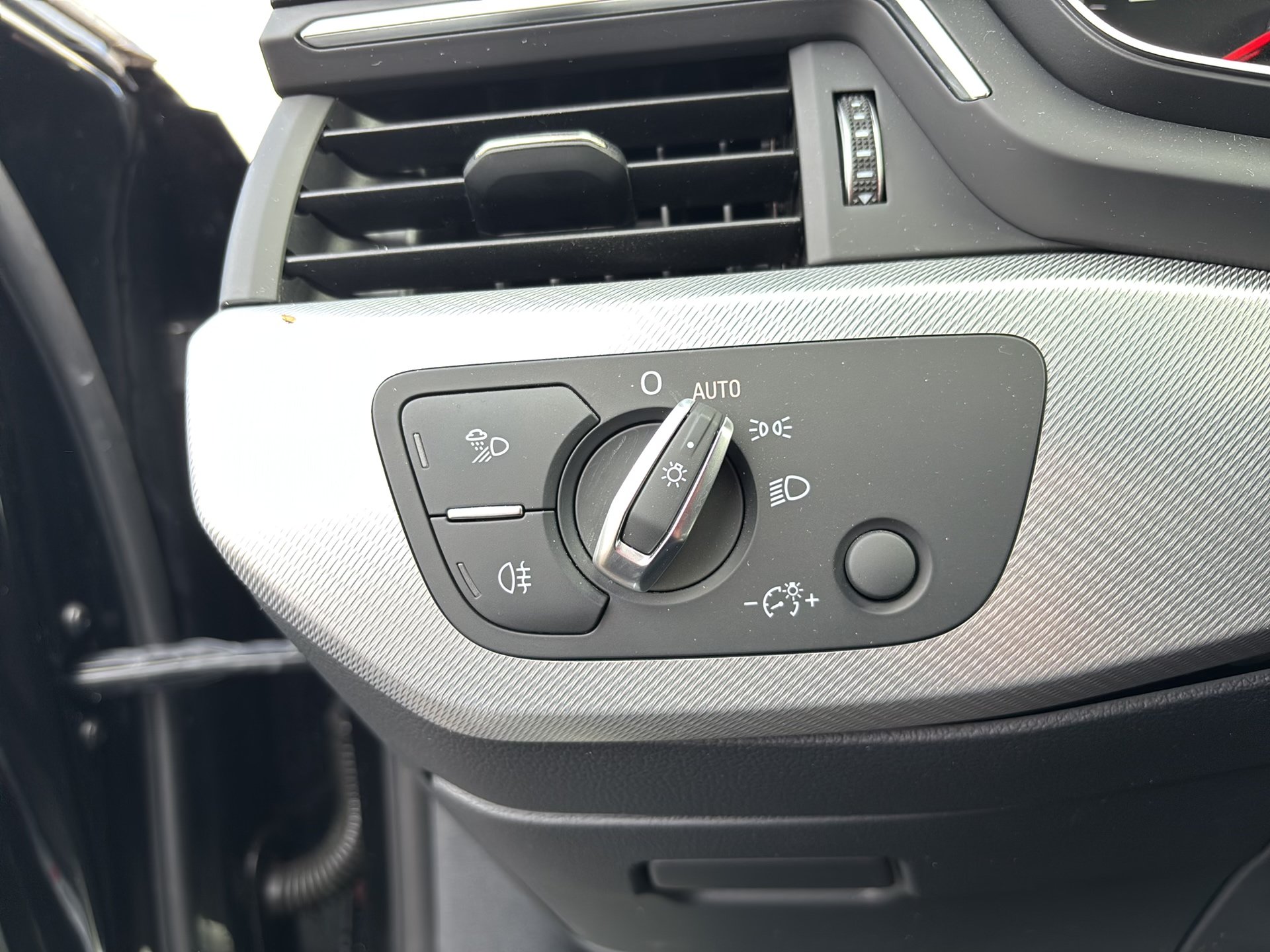 Audi A4 2.0 TDI Avant quattro sport ultra | Bild 11 von 30