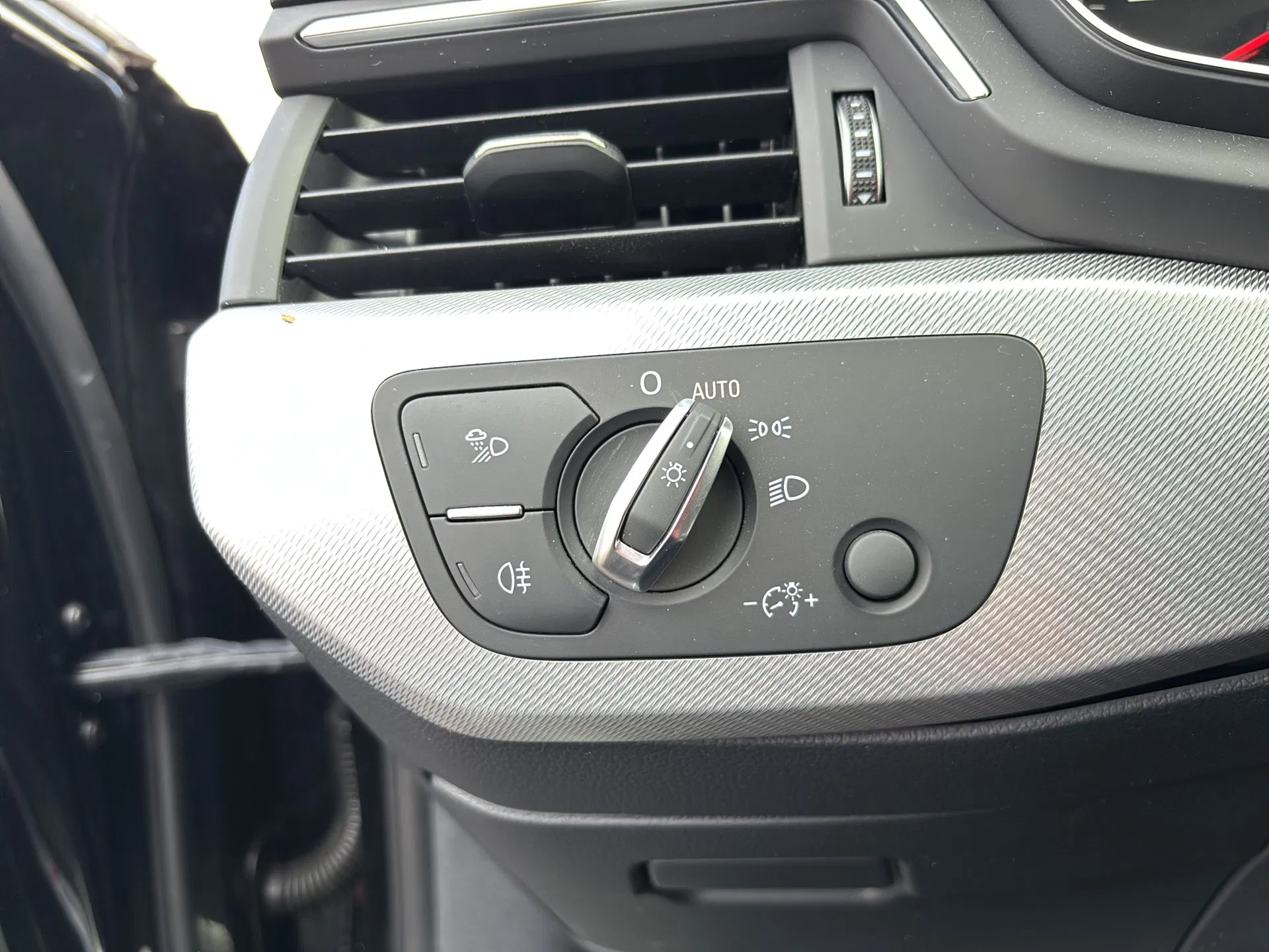 Audi A4 2.0 TDI Avant quattro sport ultra | Bild 11 von 30