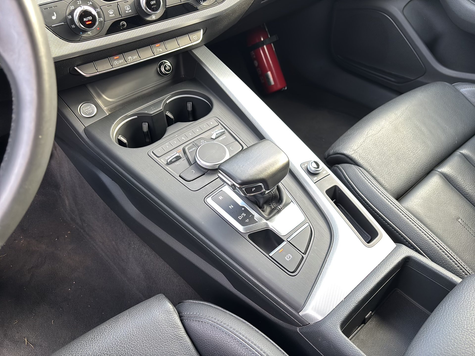 Audi A4 2.0 TDI Avant quattro sport ultra | Bild 23 von 30